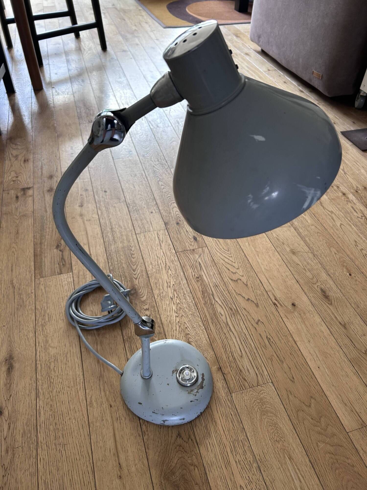 Jumo desk lamp model gs1 with 3 joints