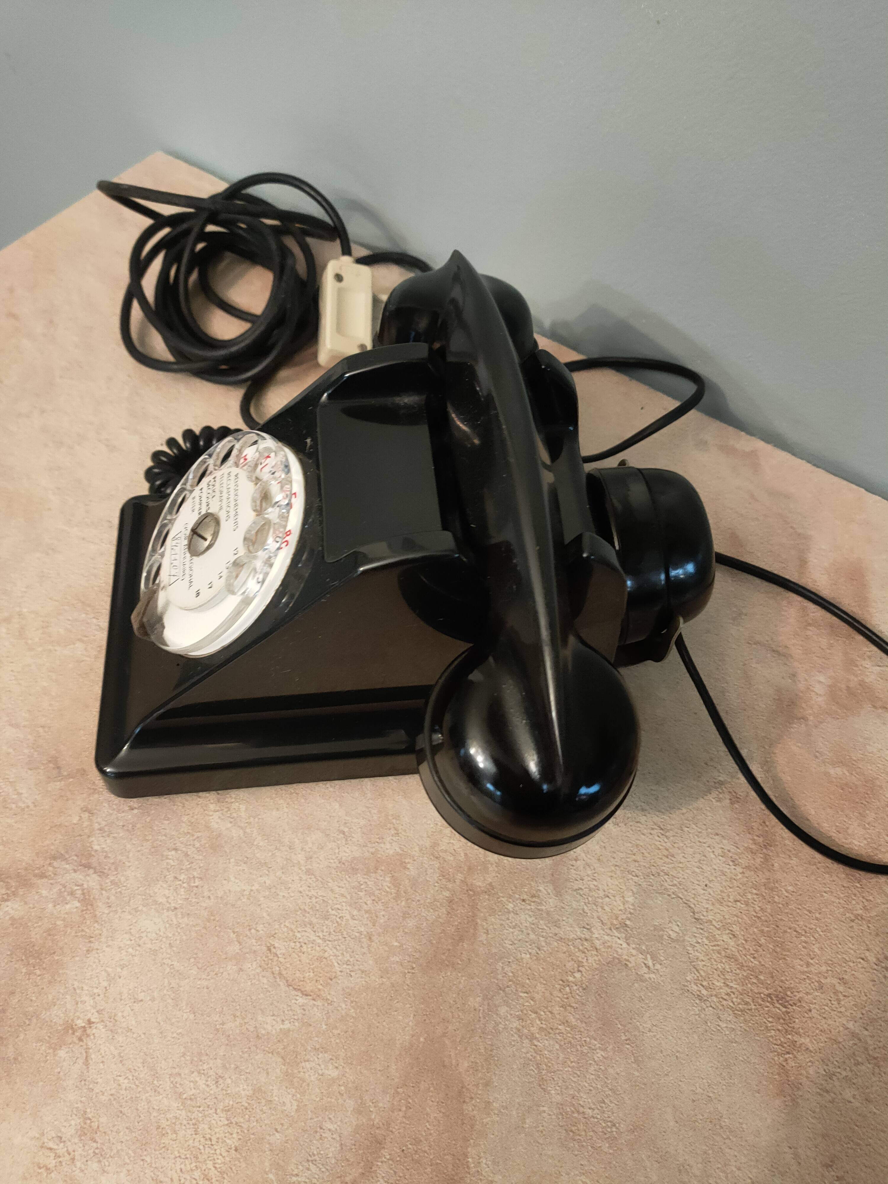telephone from the 50s in black bakelite