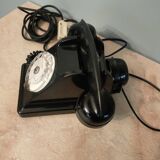 telephone from the 50s in black bakelite