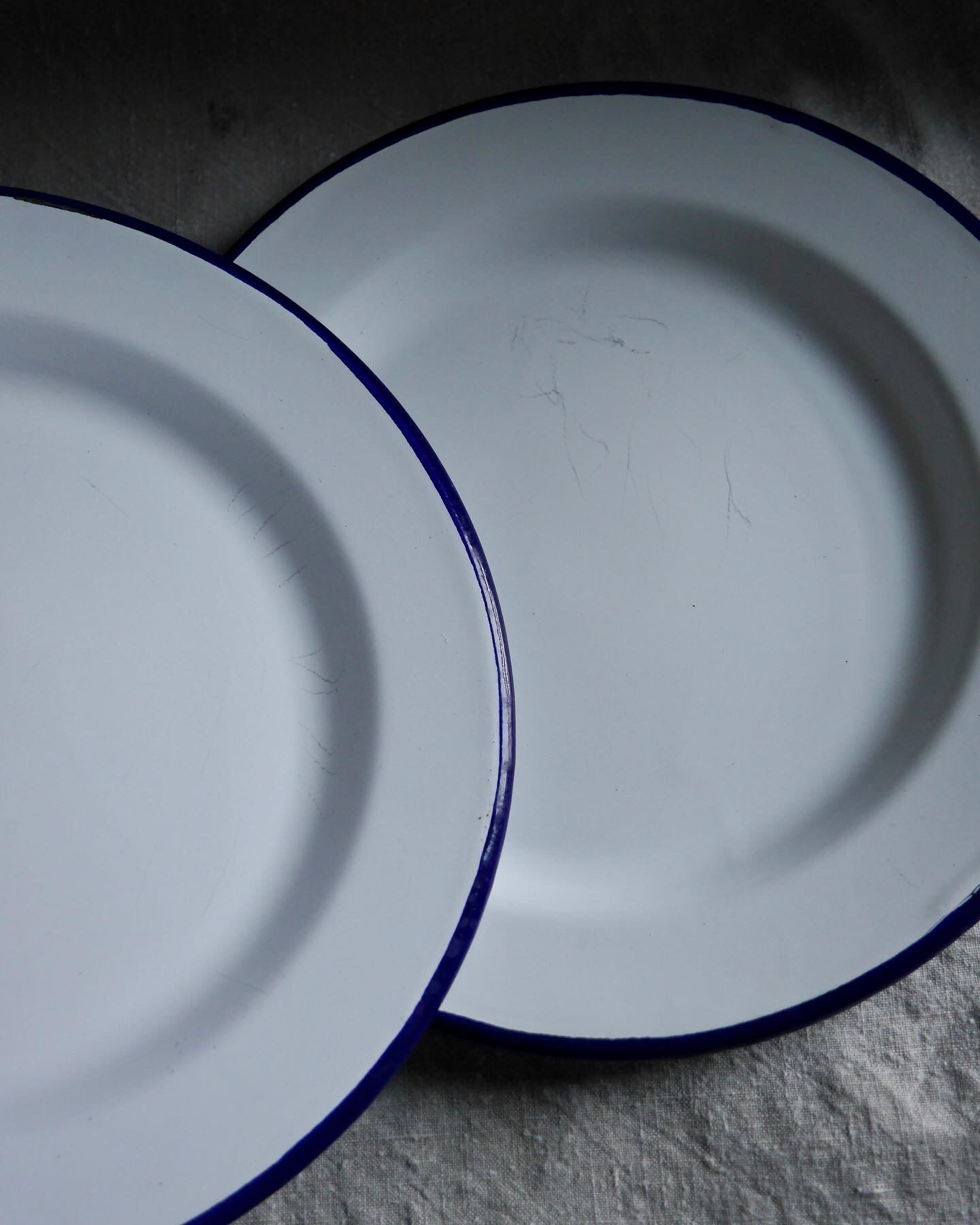 Lot of 12 enamel plates