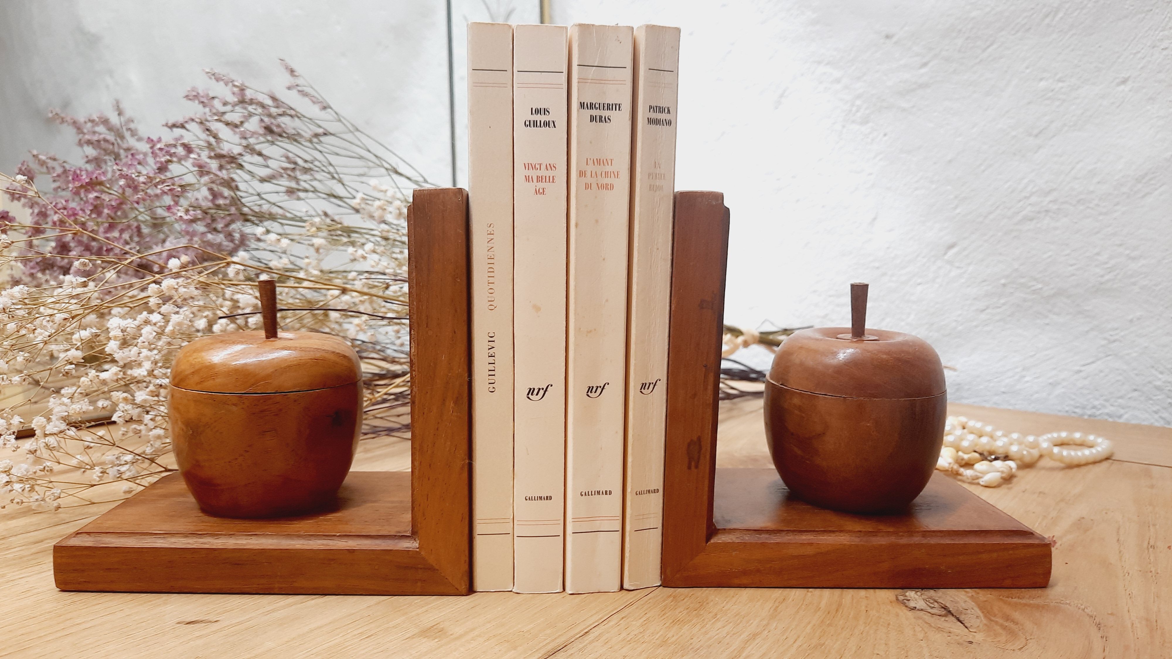 Greenhouse books "Apples" carved wood