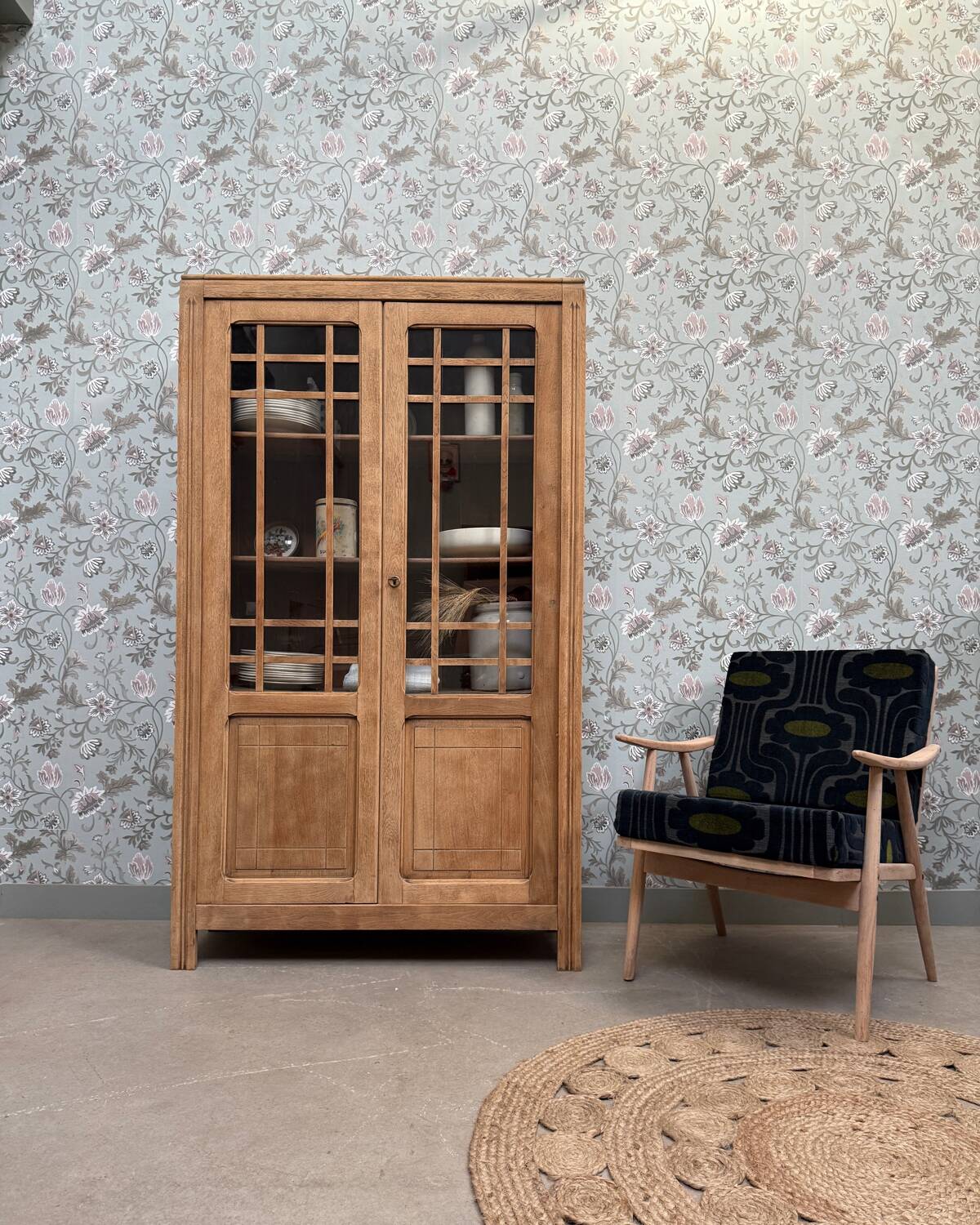 Old display case (renovated)