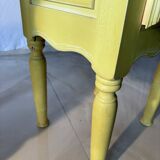 Paire de chevets vintage en bois sculpté – Finition jaune solei