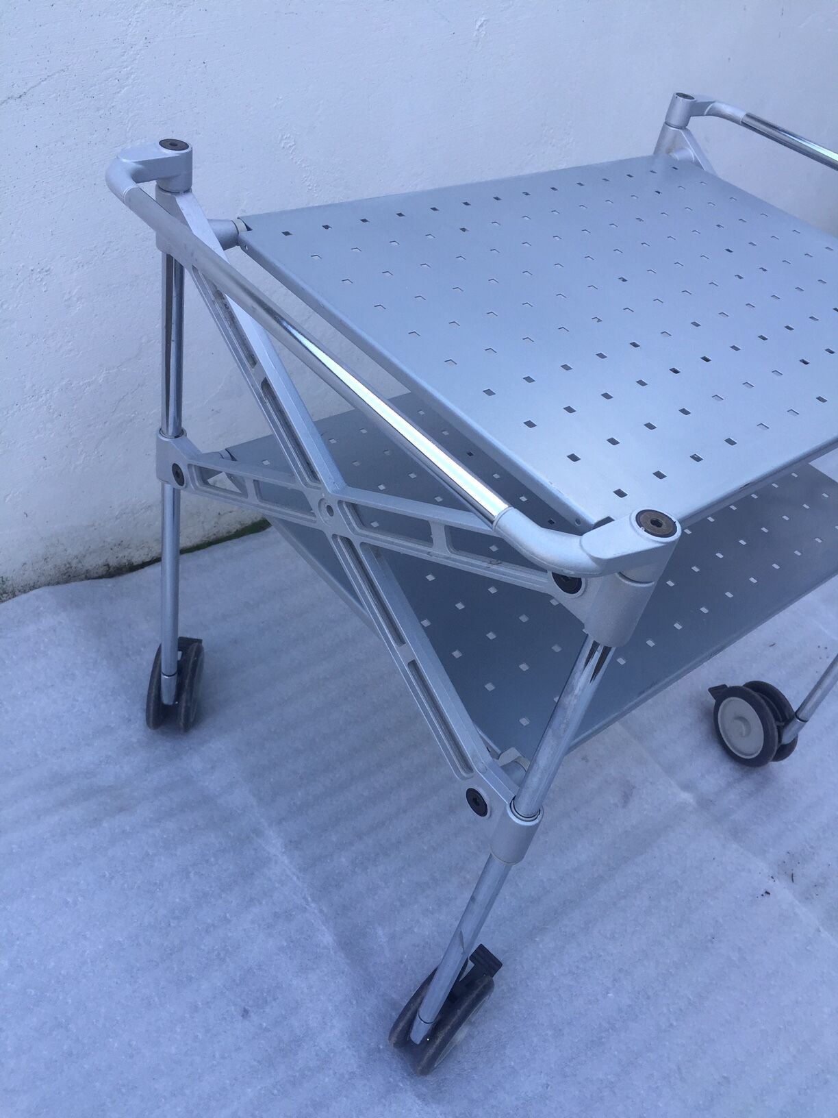 Dessert, trolley model "oxo" by Antonio Citterio for Kartel