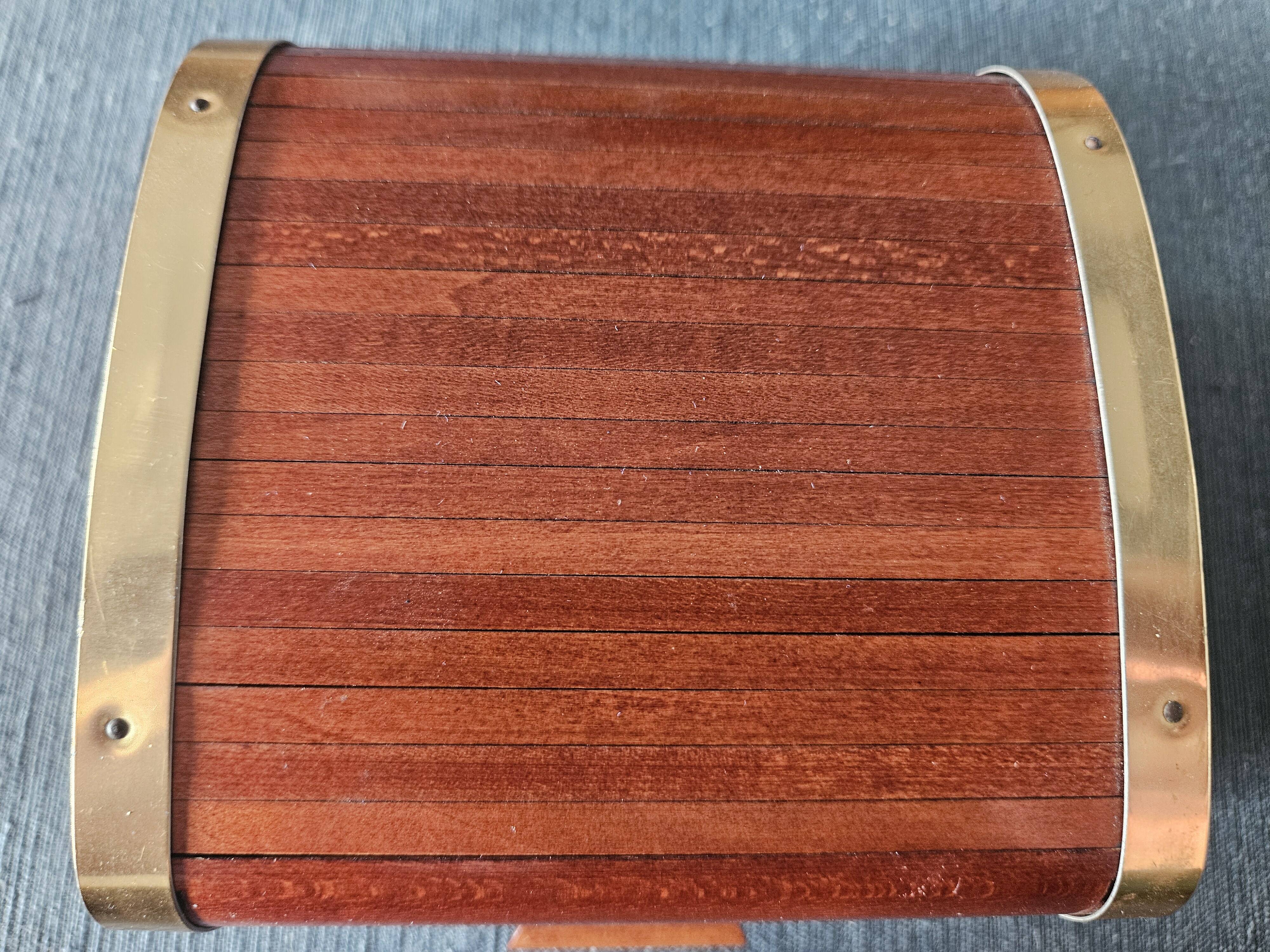 Vintage cigarette box 1950 - Wood and brass cabinetry - Internal ashtray