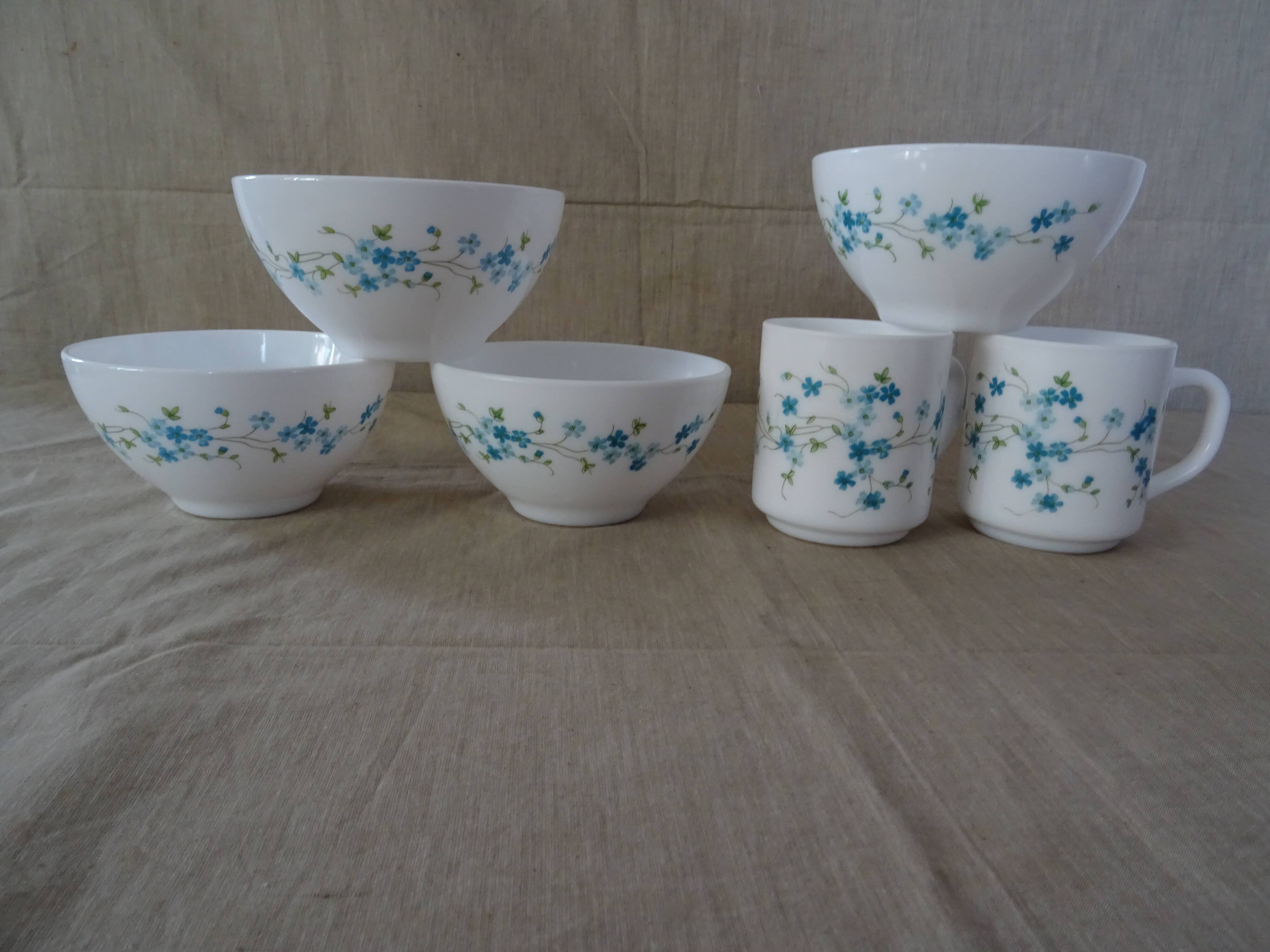 Set of 4 bowls and 2 mugs veronica arcopal small vintage blue flowers