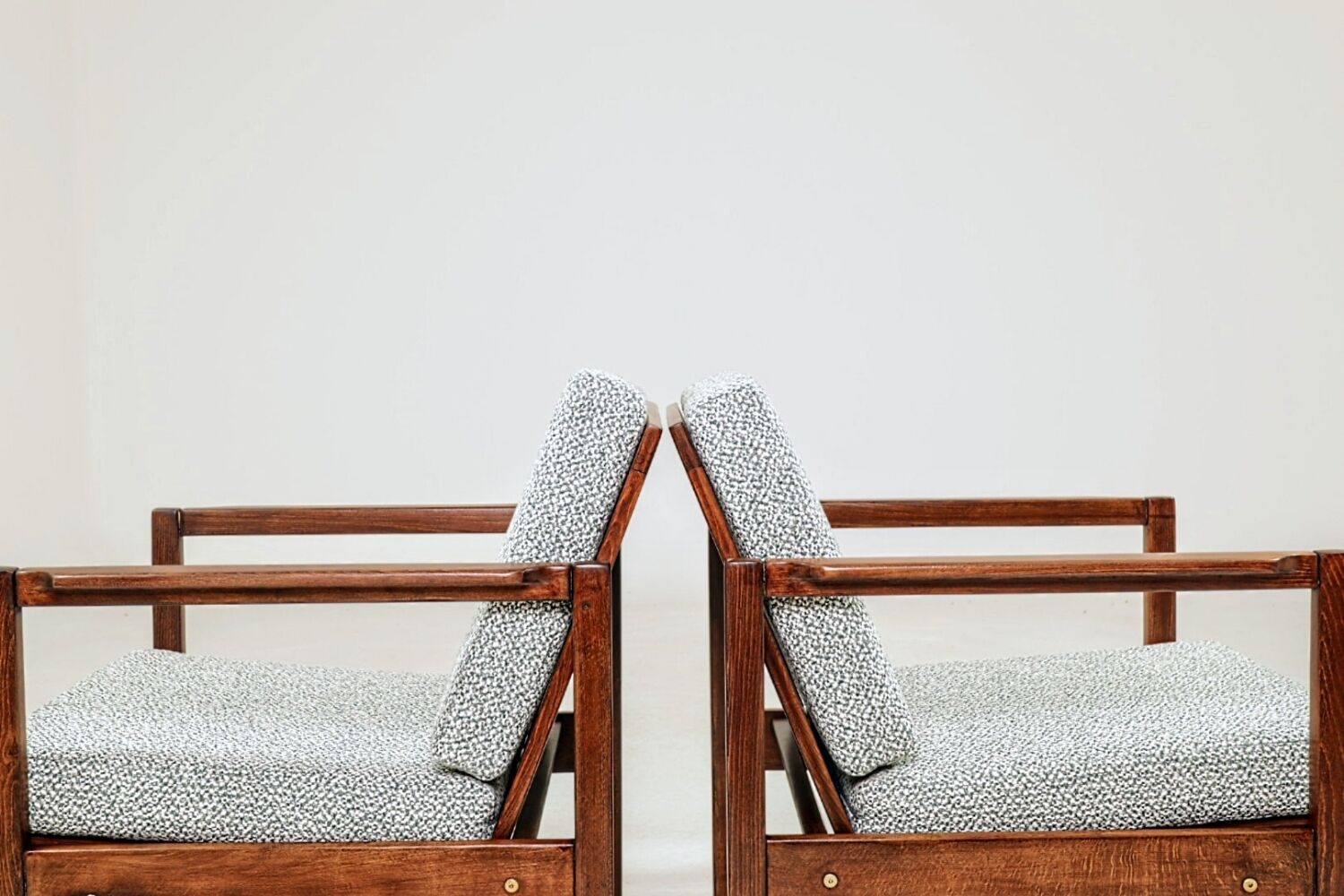 Pair two Lounge Chair Mid Century Modern Cuschion Bouclè upholstery