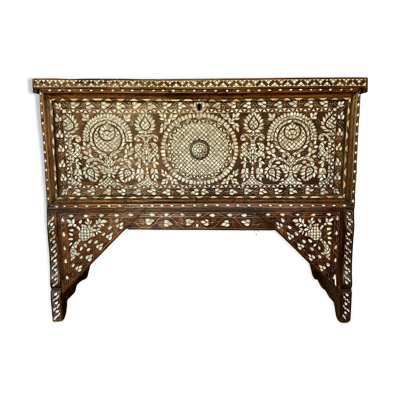 Armoire ou coffre de mariage syrien du 19ème siècle, en marqueterie de nacre