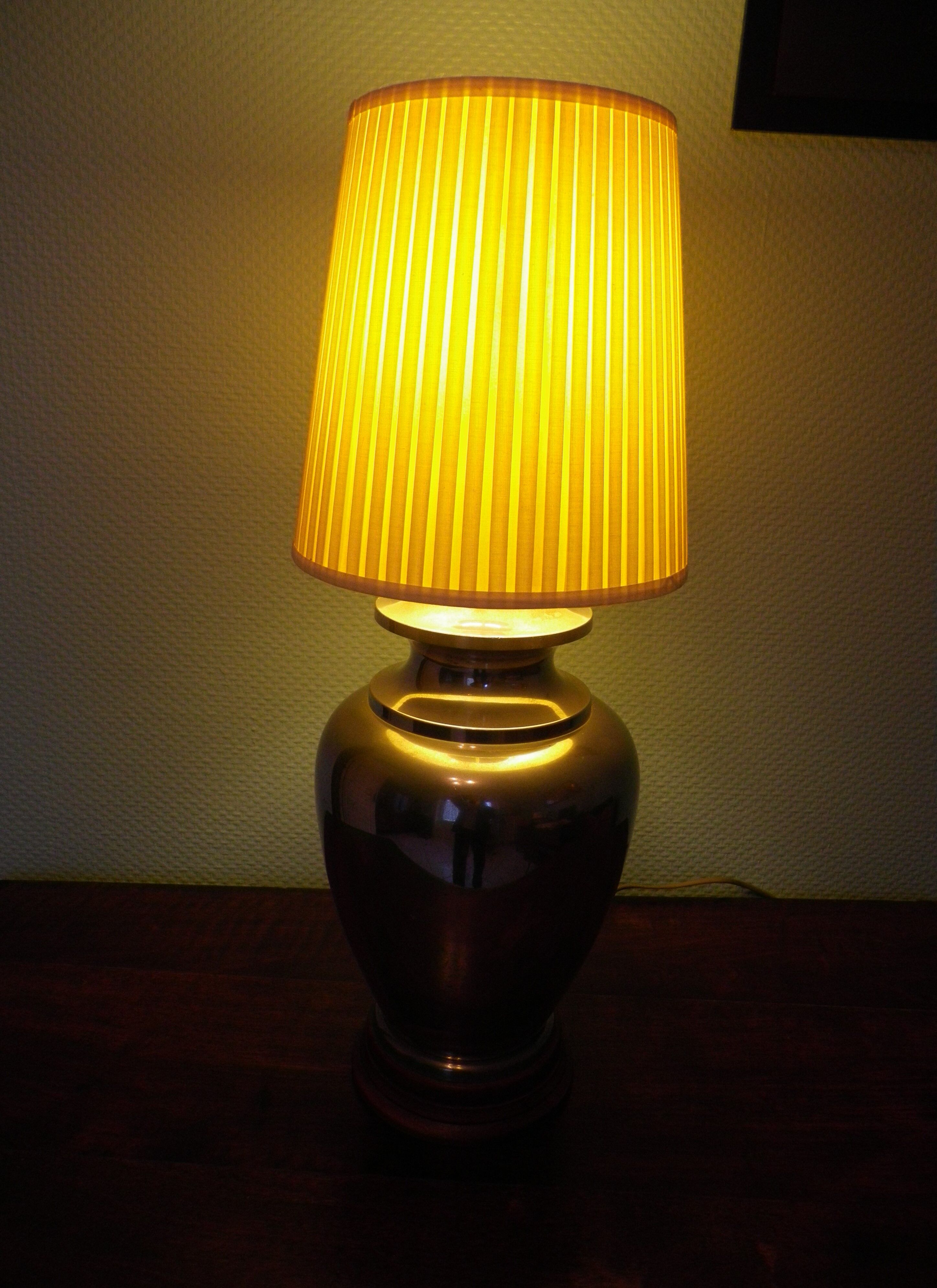 Living room mood lamp, silver metal base, wooden base, pleated lampshade