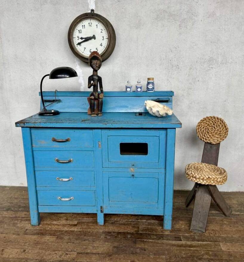 Wooden commercial workshop furniture with 4 drawers and 2 hinged doors - original patina