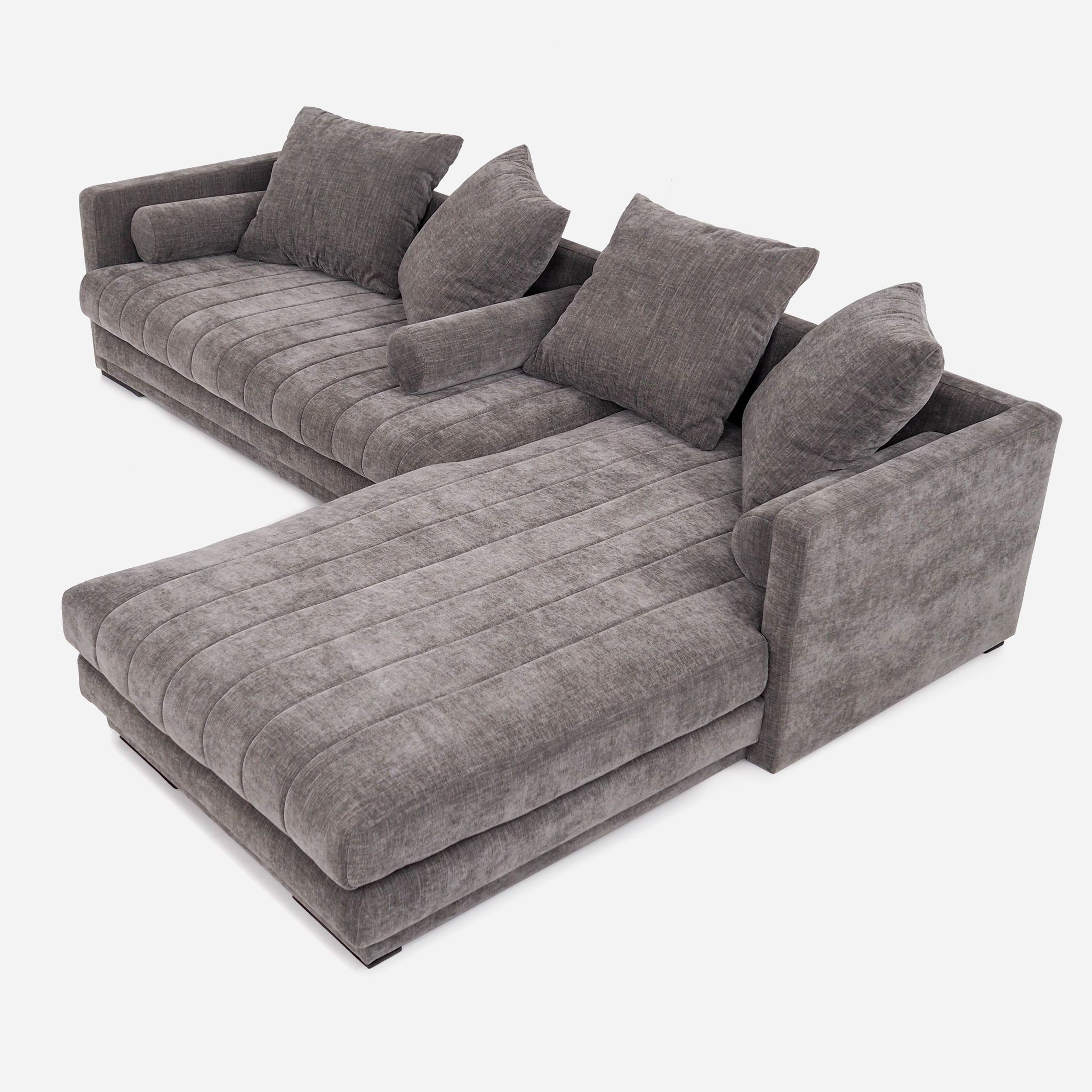 Canapé d’angle gris, design scandinave