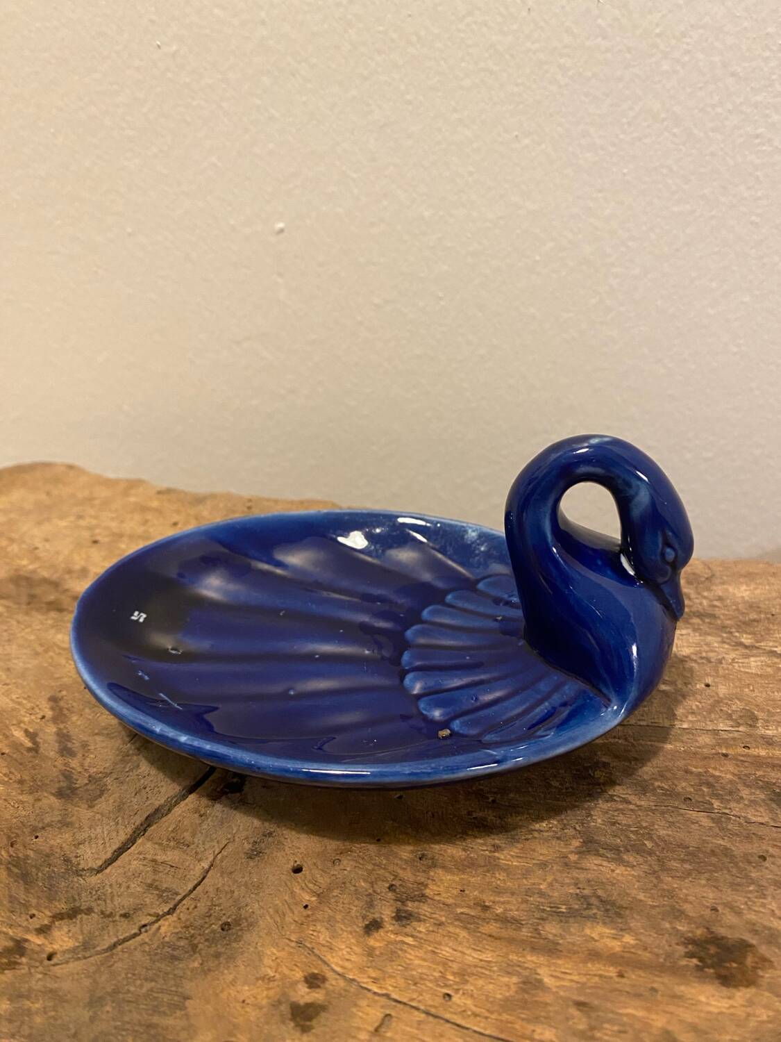 Swan soap dish