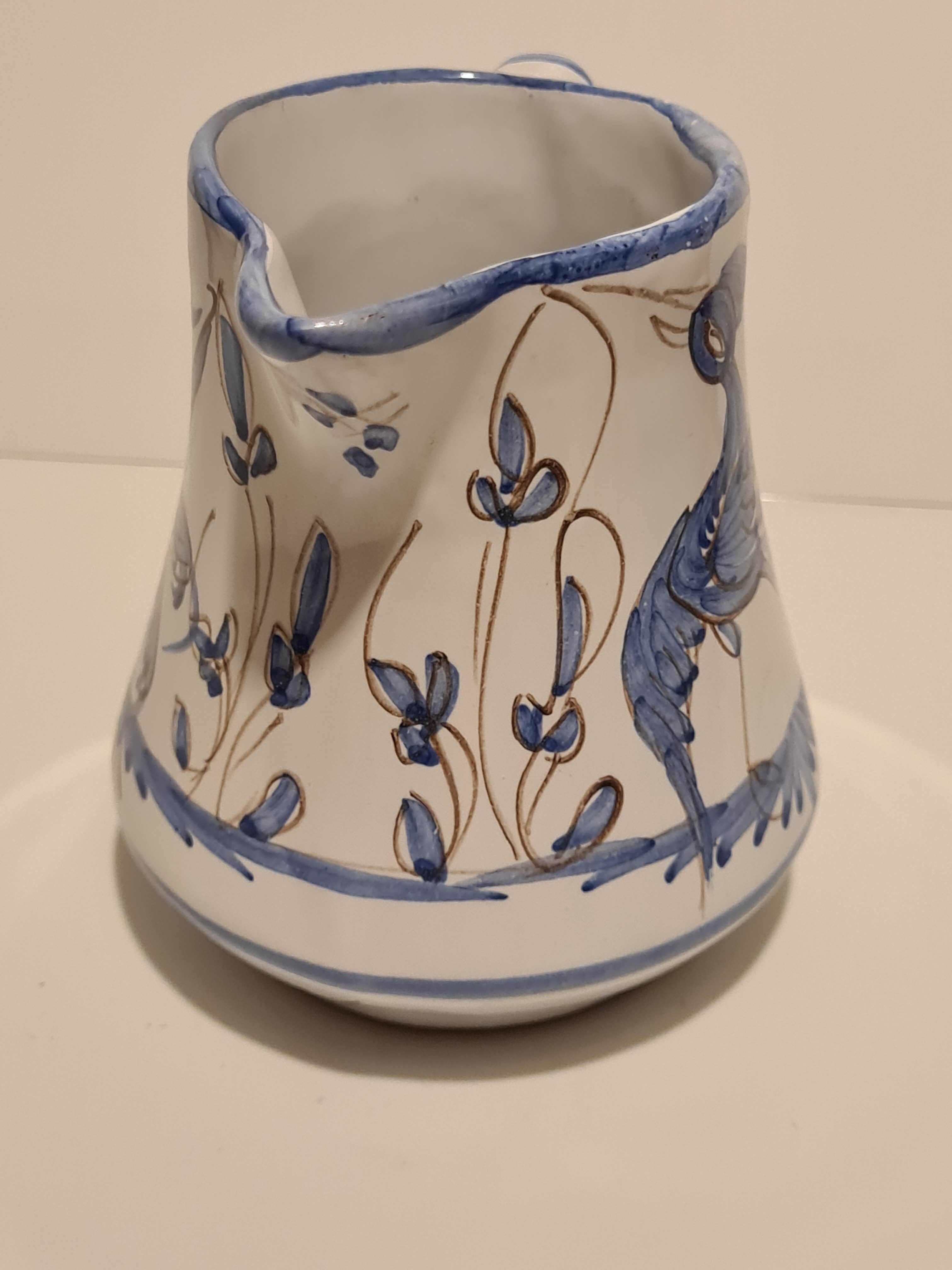 Moustier milk pot decorating blue birds