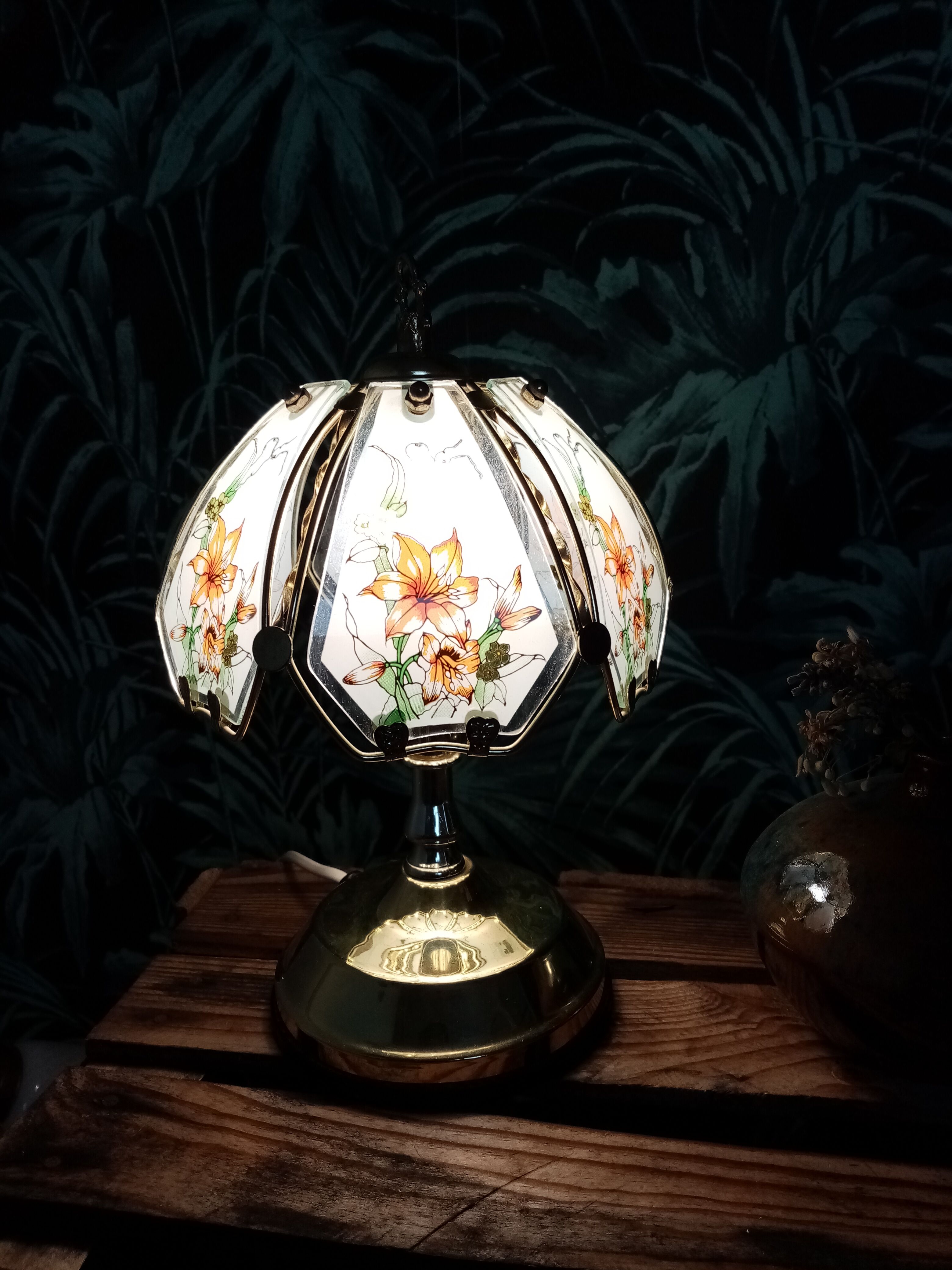 Table lamp