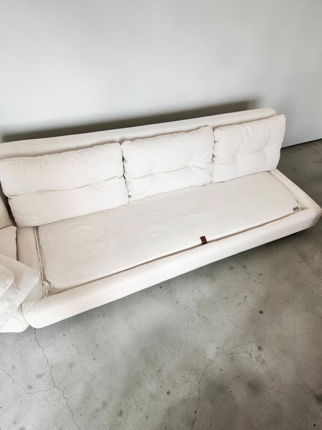 Fratelli Saporiti modular canapé in ecru boucle linen 1970