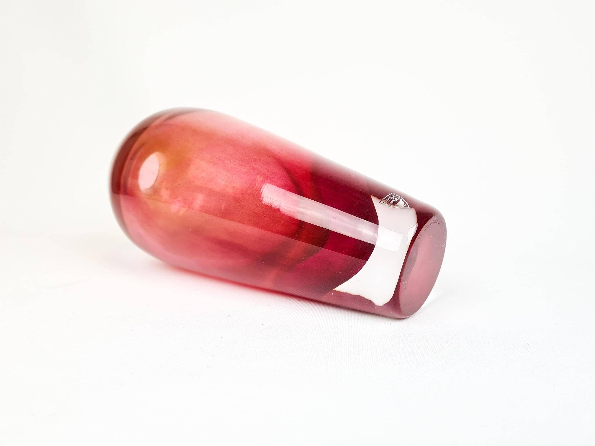 Modern Scandinavian glass vase Orrefors "Haze" Erika Lagerbielke, Sweden