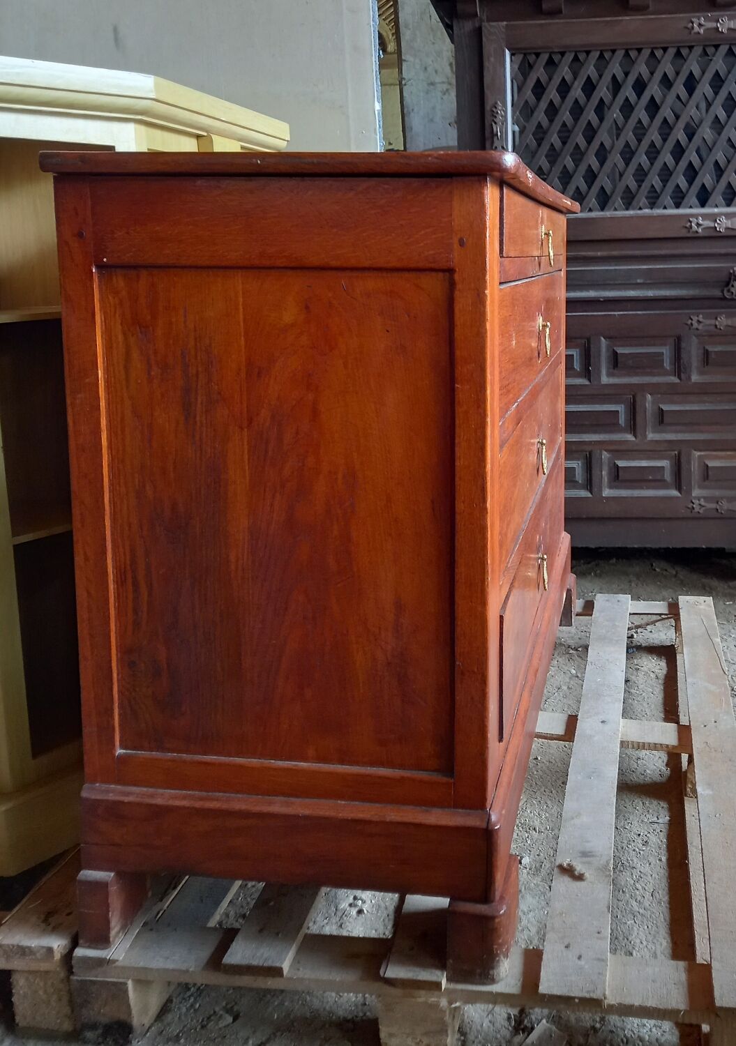 Antique wooden chest of drawers