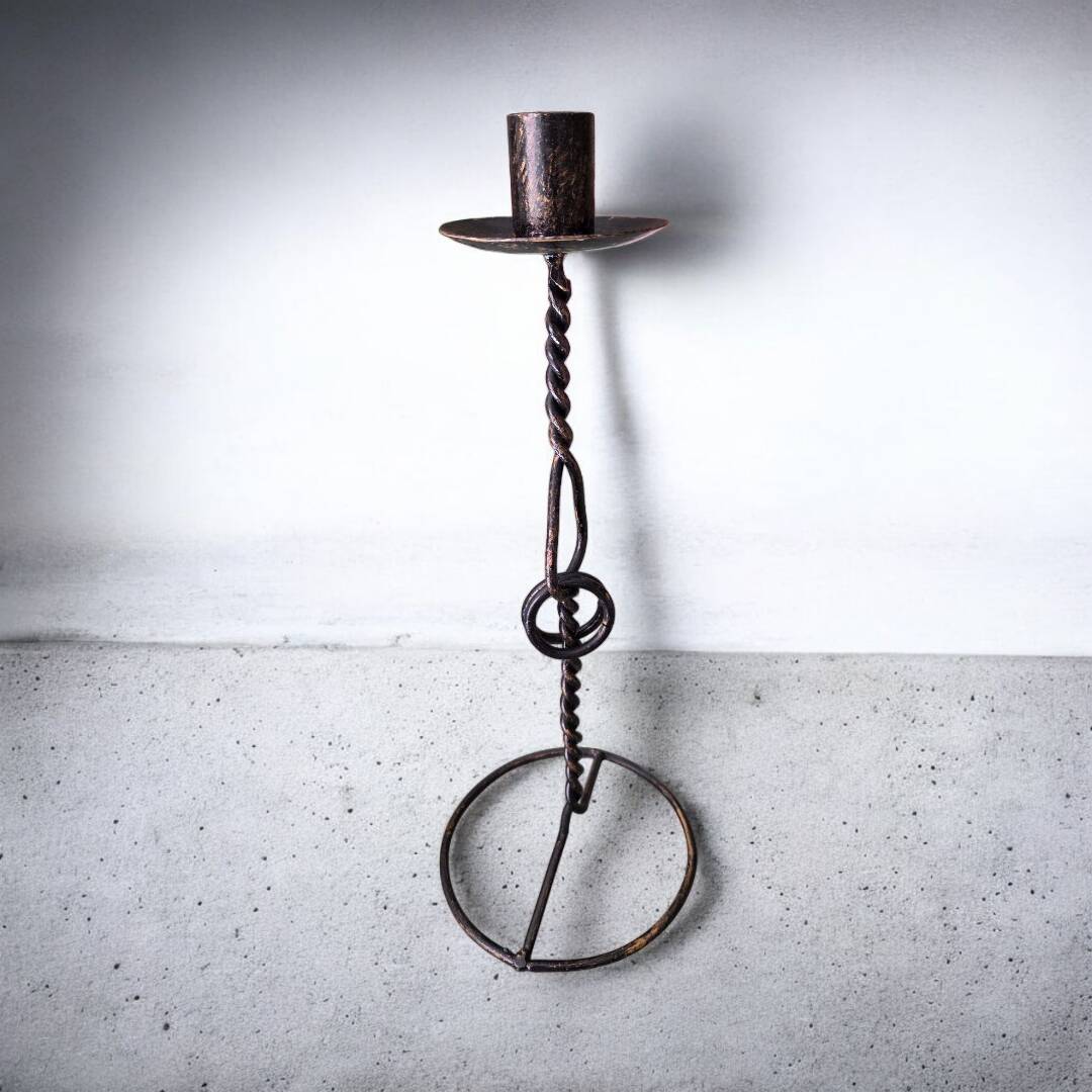 Metal candle holder