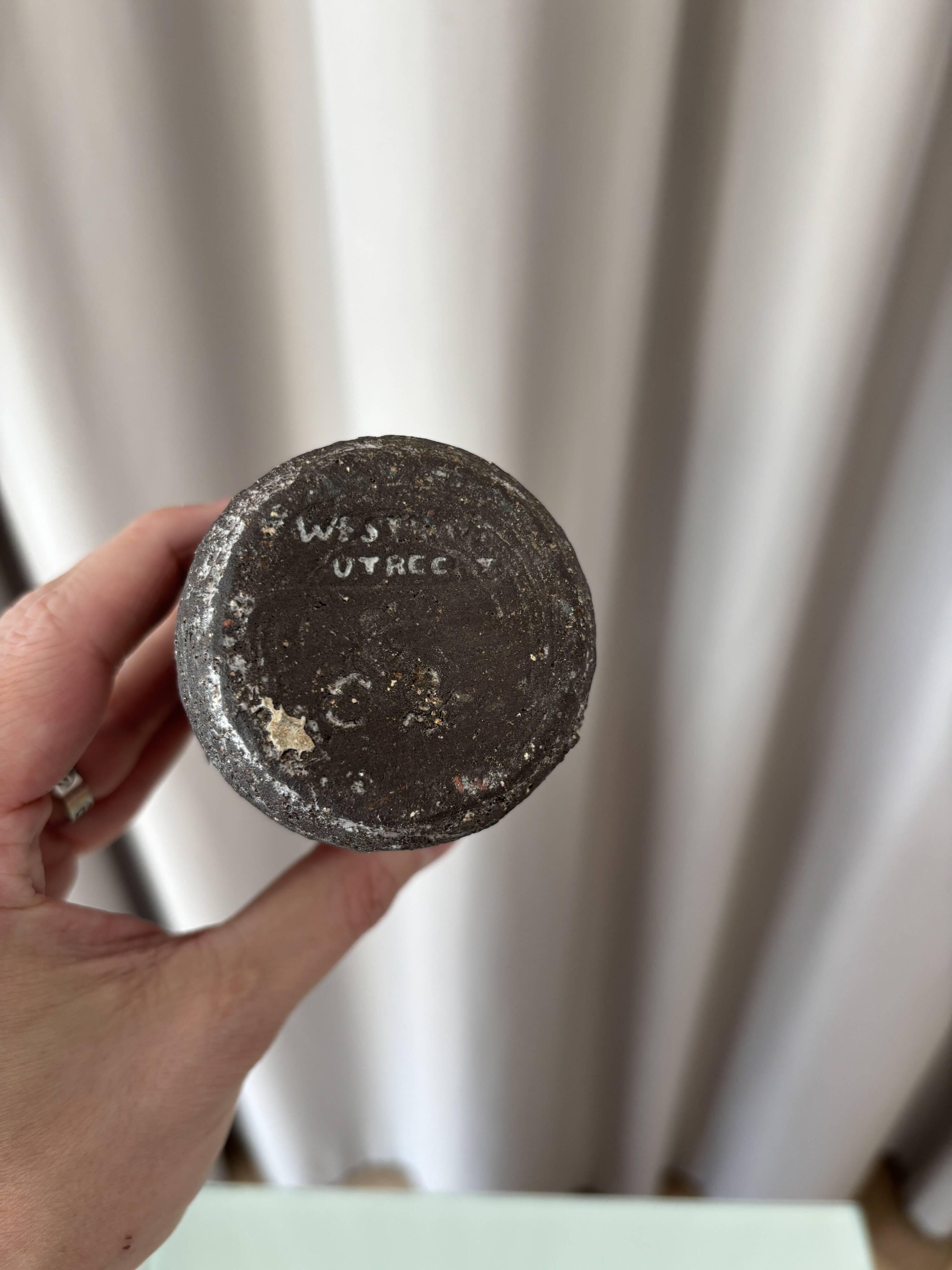 Small brutalist vase Fat Lava – Westraven Utrecht