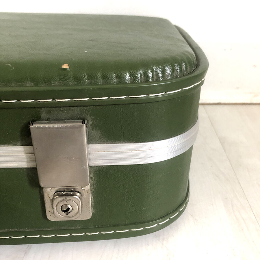 Vintage green suitcase 60 | Selency