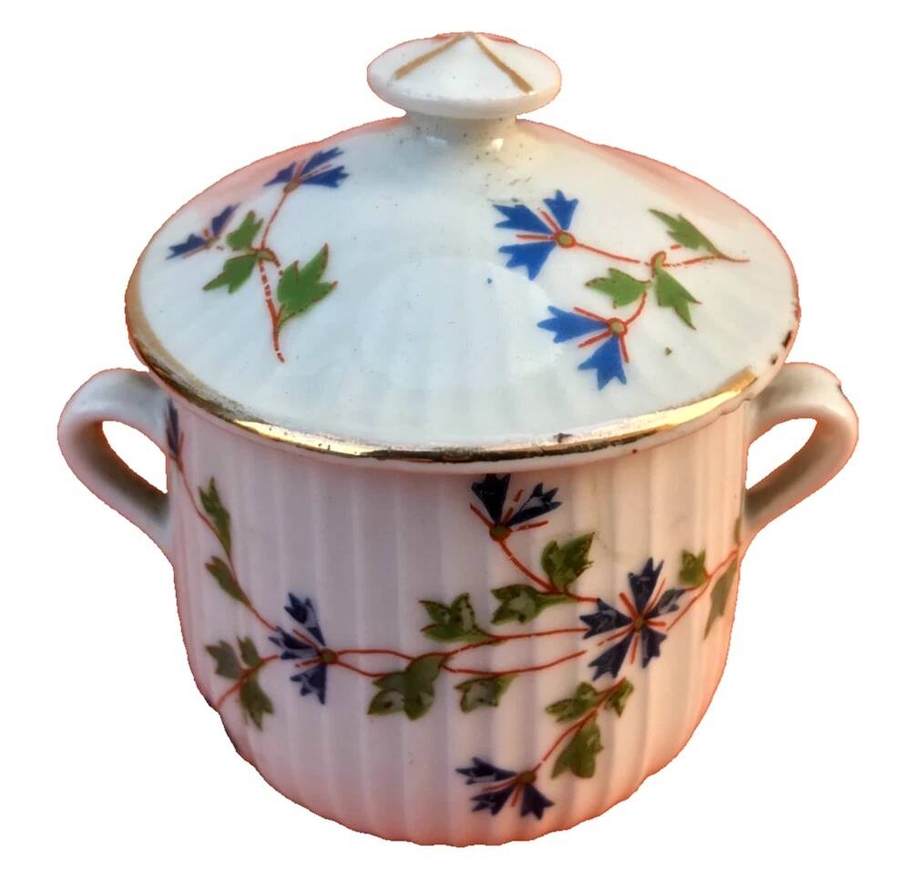 1900s Porcelain cream jug with Forget-me-not decoration