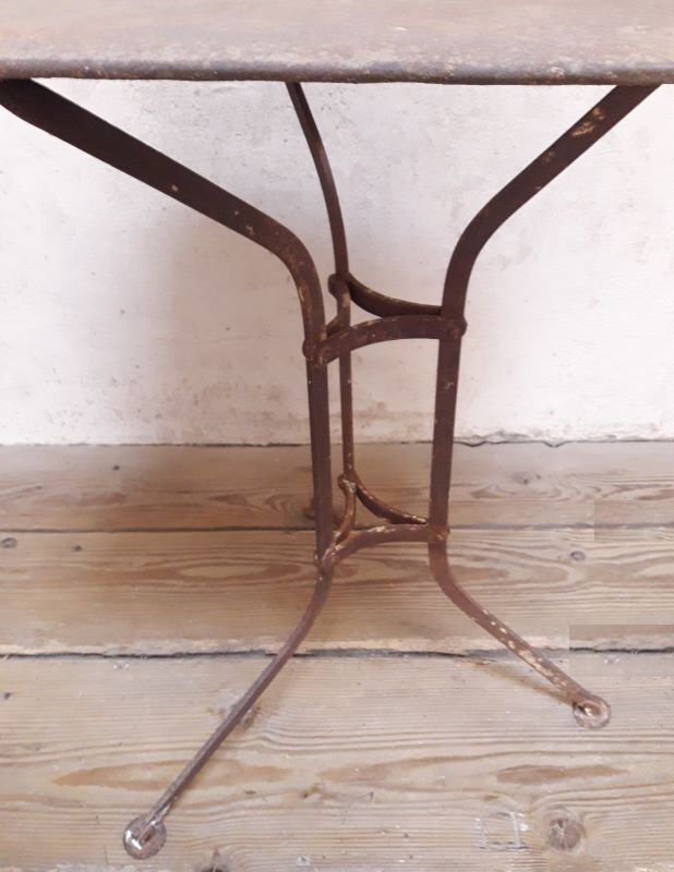 Pedestal table, wrought iron garden table