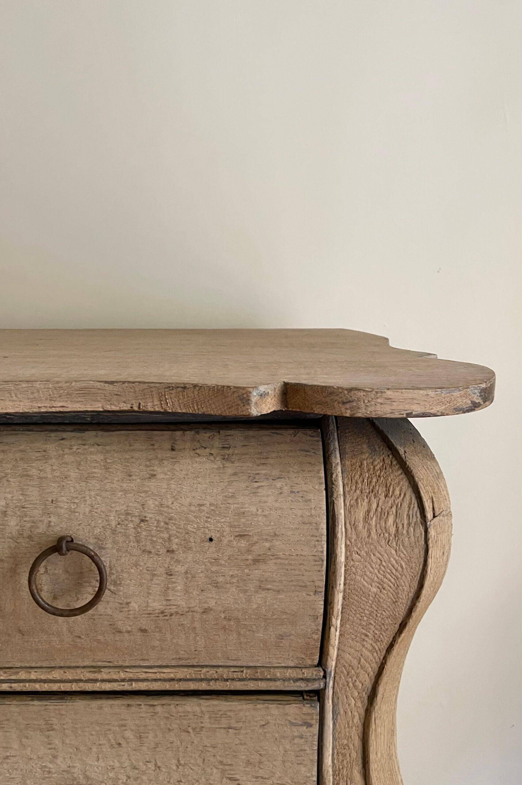 18th century Dutch chest of drawers