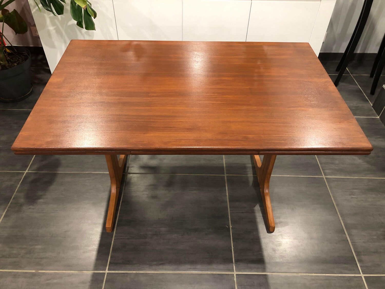 Scandinavian teak extendable table in the 1970s