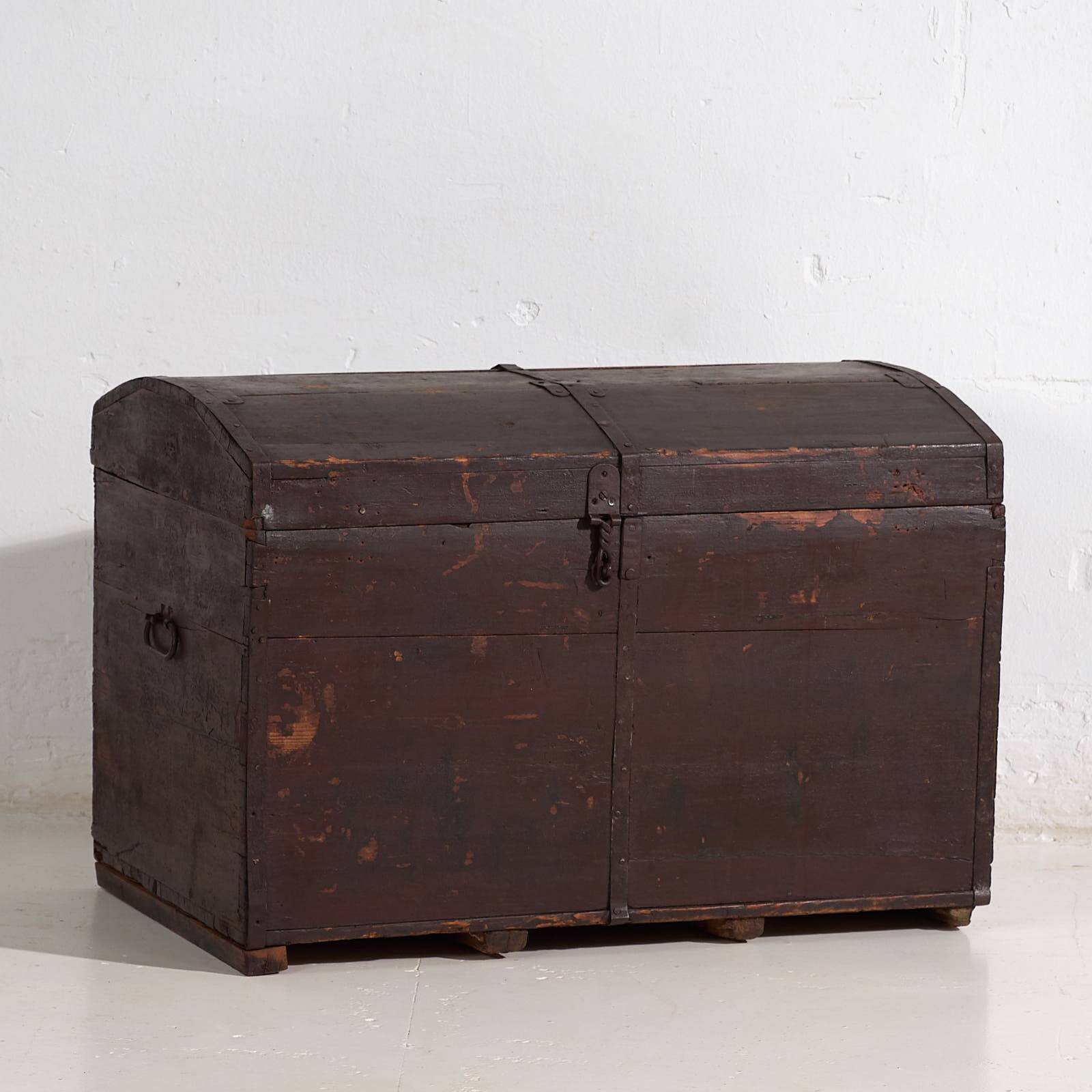 Small antique dark-colored chest (circa 1900)