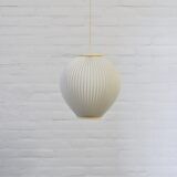 Suspension en plastique blanc Pearl Shade par Lars Schiøler 1960