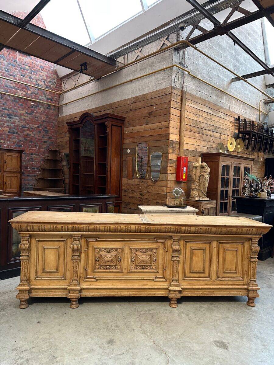 Old fir counter