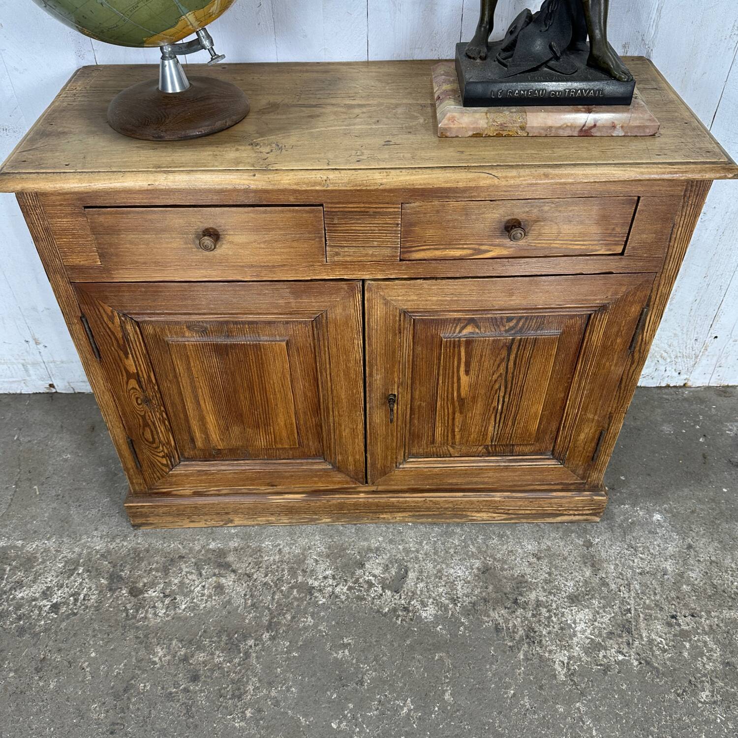 Buffet petit modèle