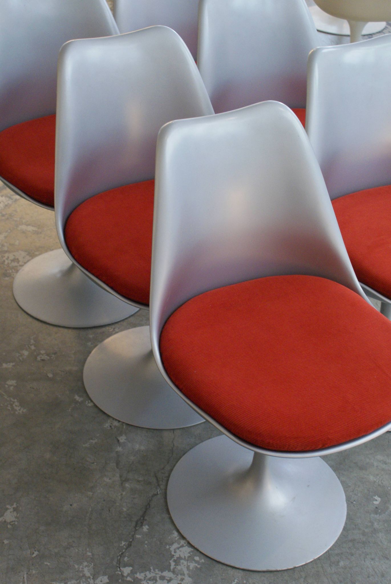 Eero Saarinen's Tulip Chairs – 50th Anniversary Edition by Knoll
