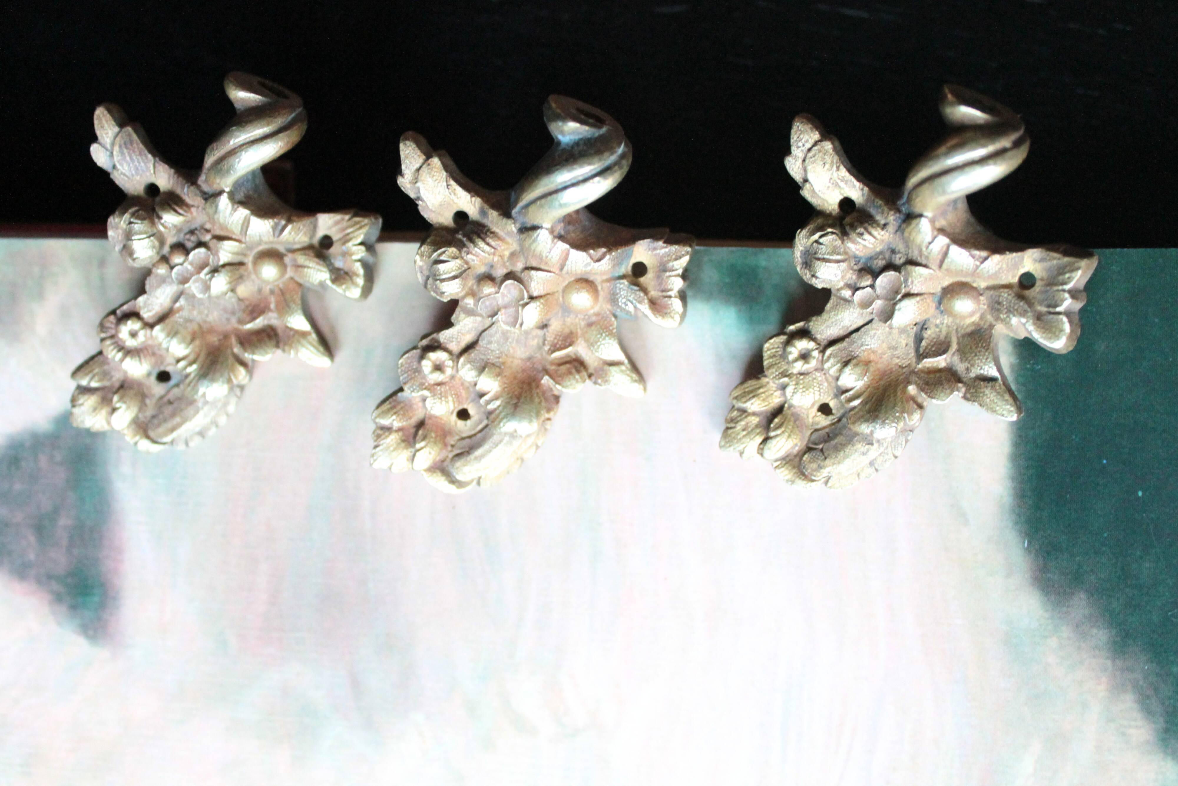 4 antique furniture decorations, ornament for a side table, furniture supplies