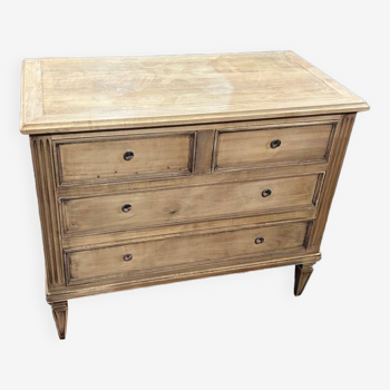 Fluted Louis XVI style chest of drawers