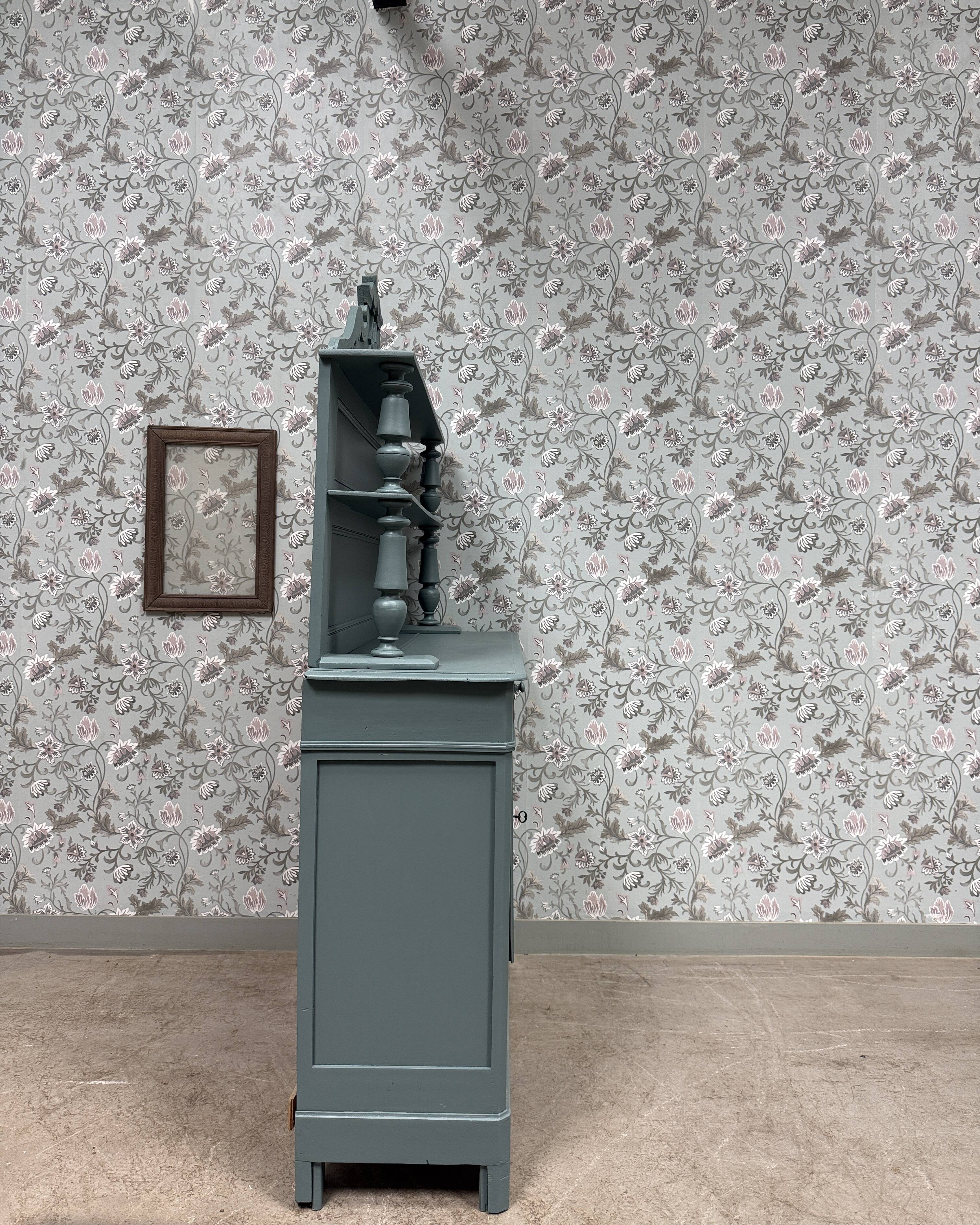 Saint Hubert green-grey dresser (renovated)