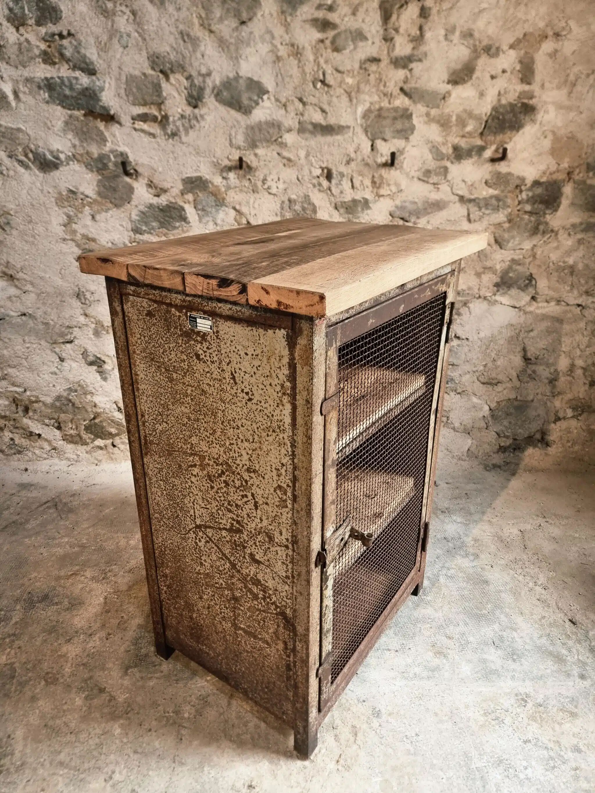 Rare French industrial military cabinet – Air Ministry, 1956 – Metal storage with oak top and wooden shelves