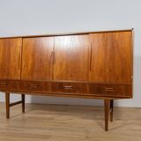 Buffet haut en teck de style moderne du milieu du siècle, fabriqué par Farso Mobelfabrik, Danemark.