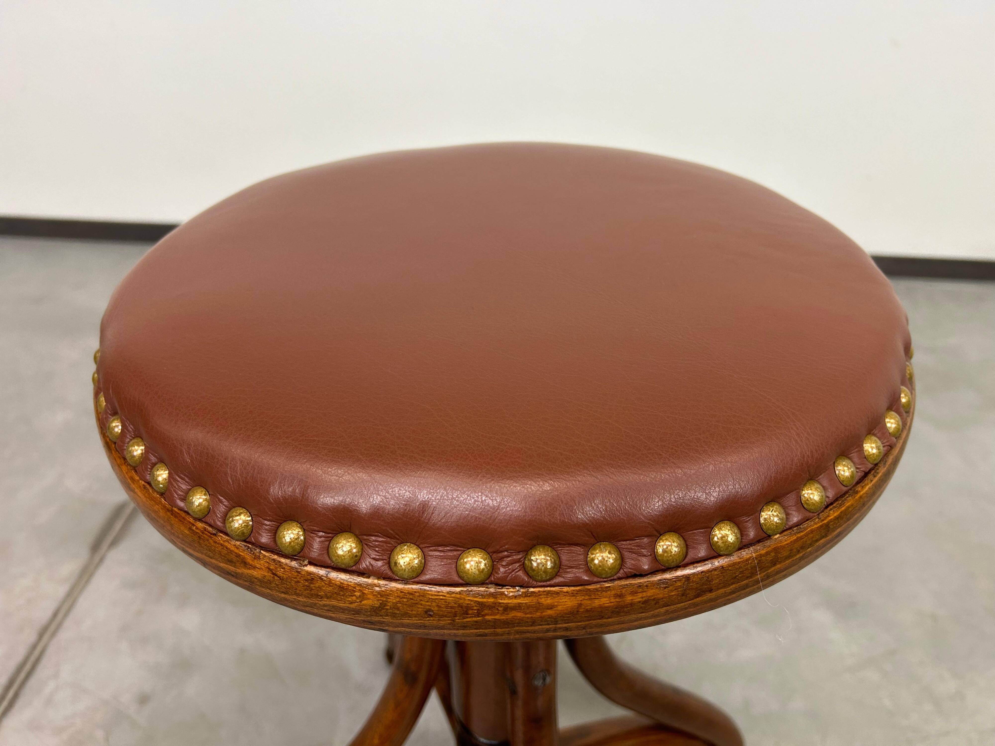 Swivel bar stool