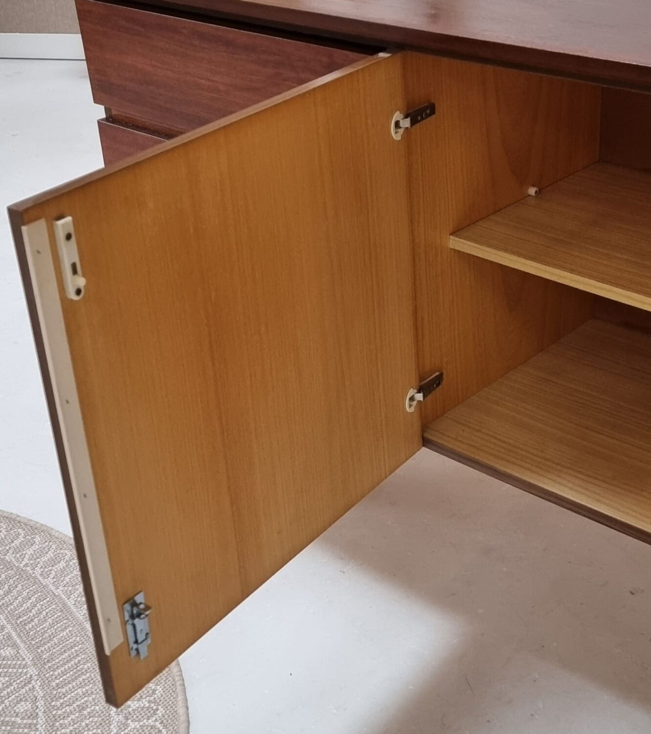 Buffet du milieu du siècle