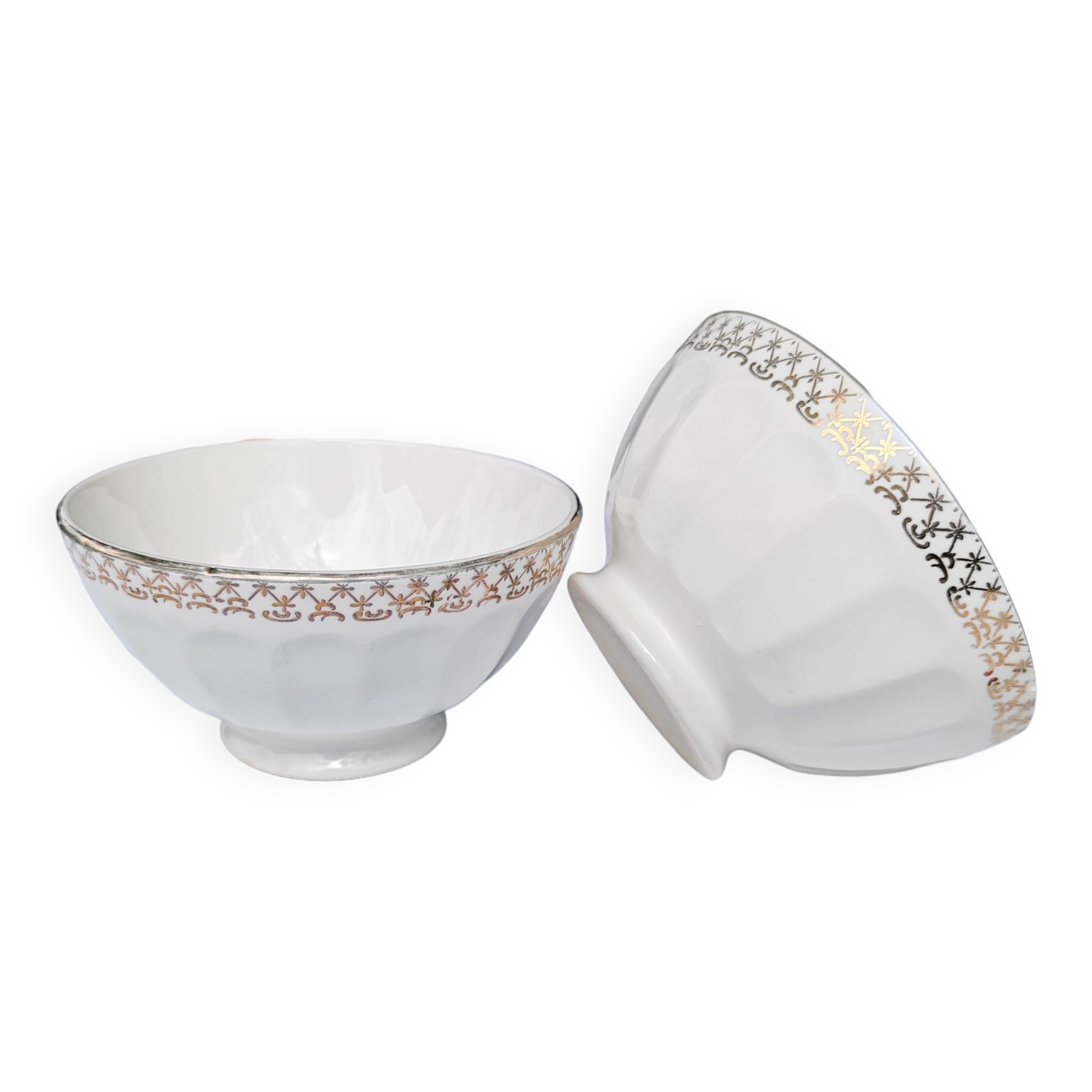 Pair of porcelain bowls