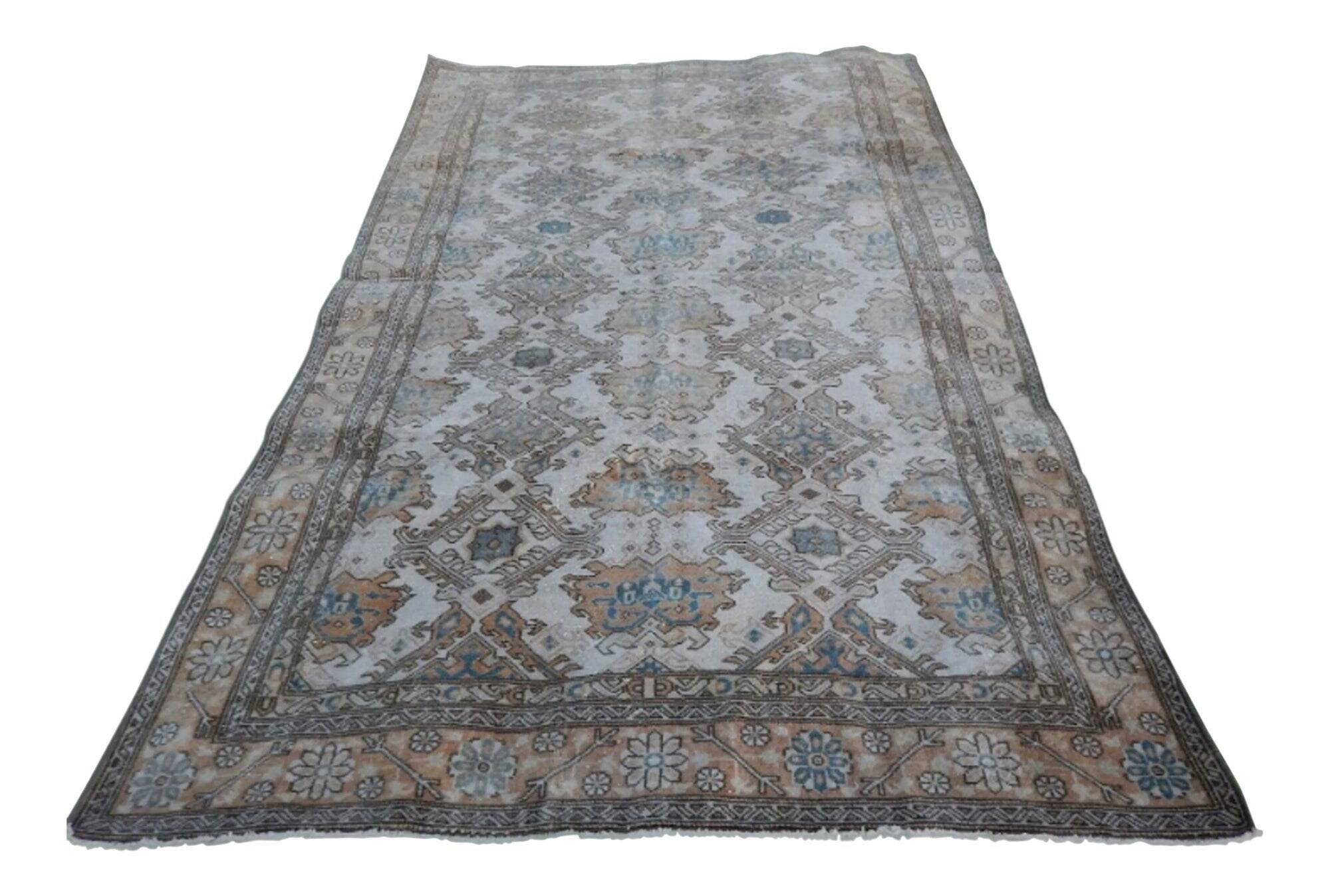 Vintage handmade Turkish rug 145x270 cm