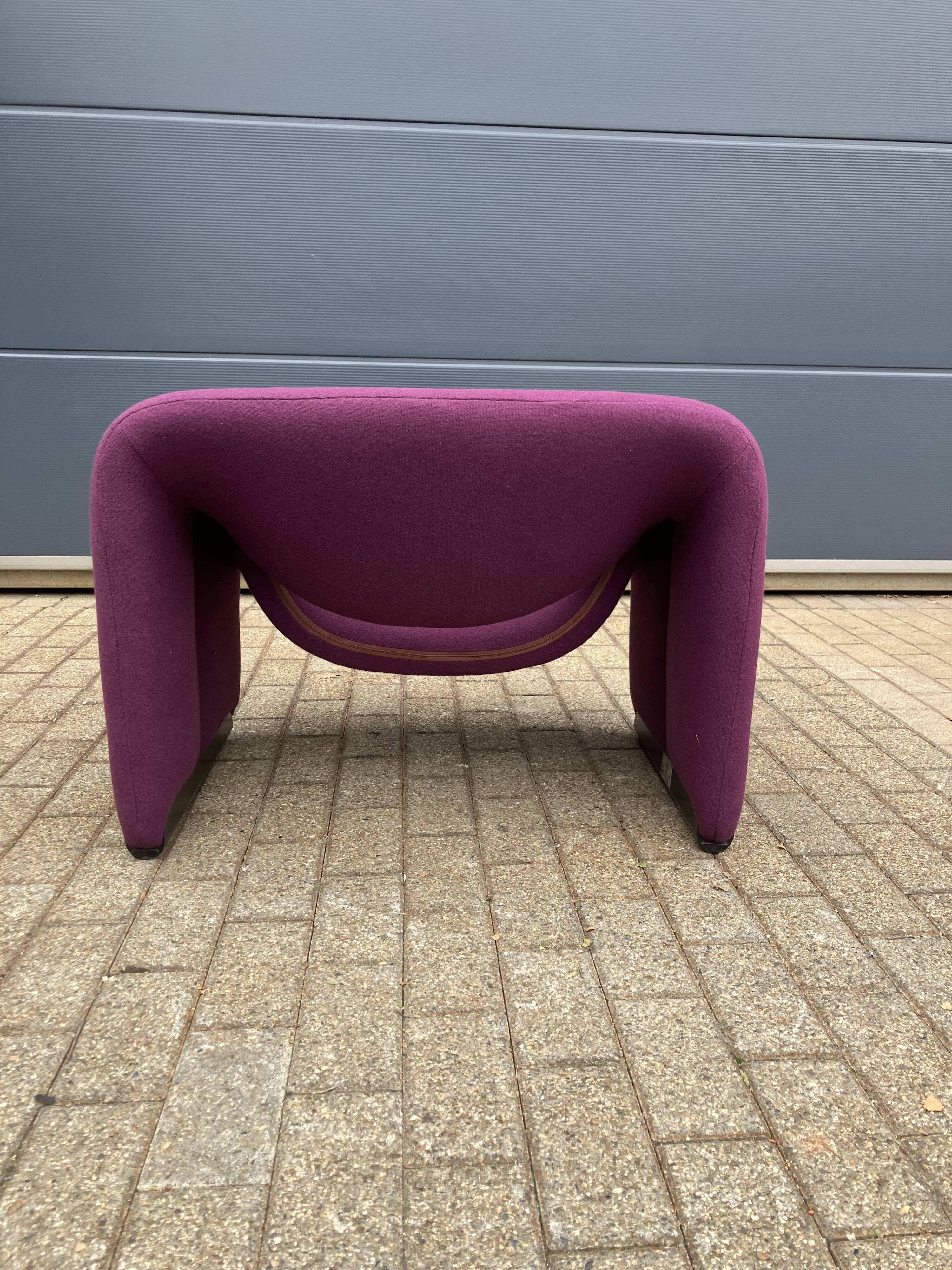 2x Artifort Groovy F598 by Pierre Paulin, Violet, original