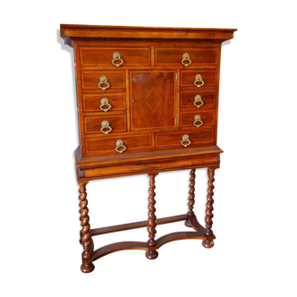 Cabinet en noyer d'époque XIXe siècle