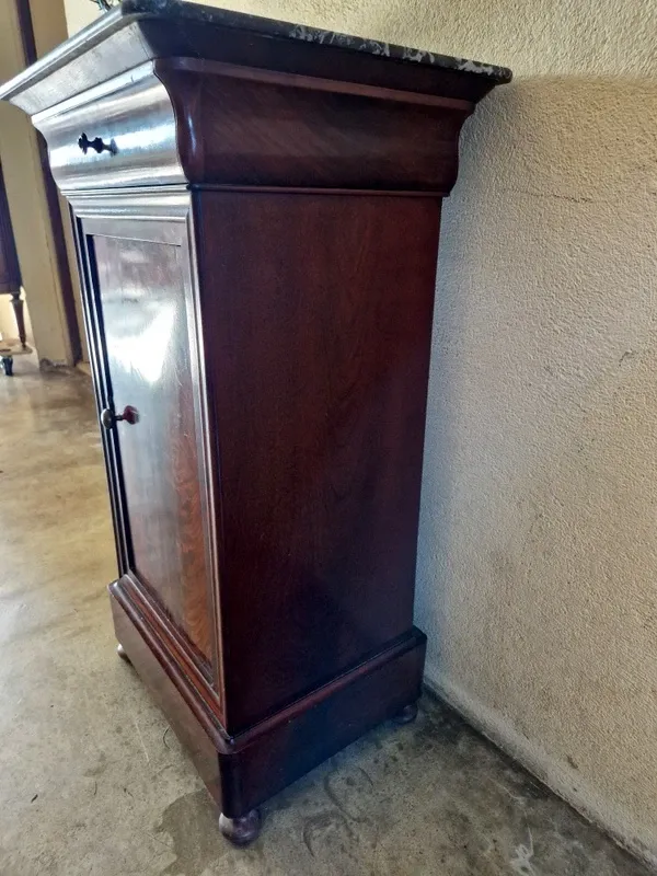 Louis Philippe XIX mahogany veneer and marble bedside table