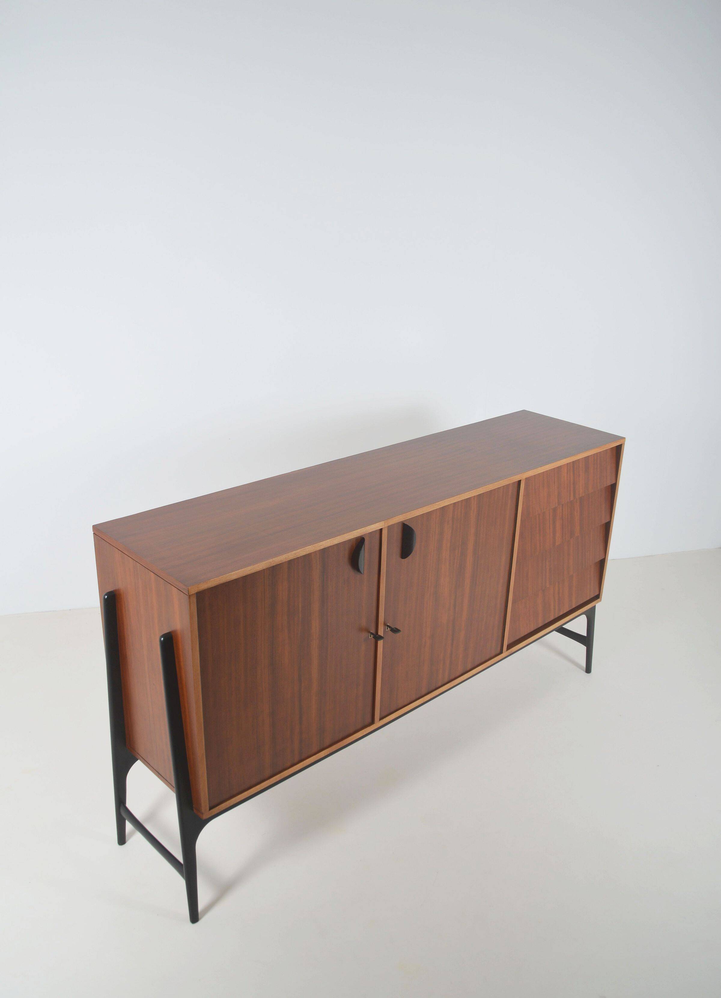 Buffet conçu par Alfred Hendrickx pour Belform, années 1950.