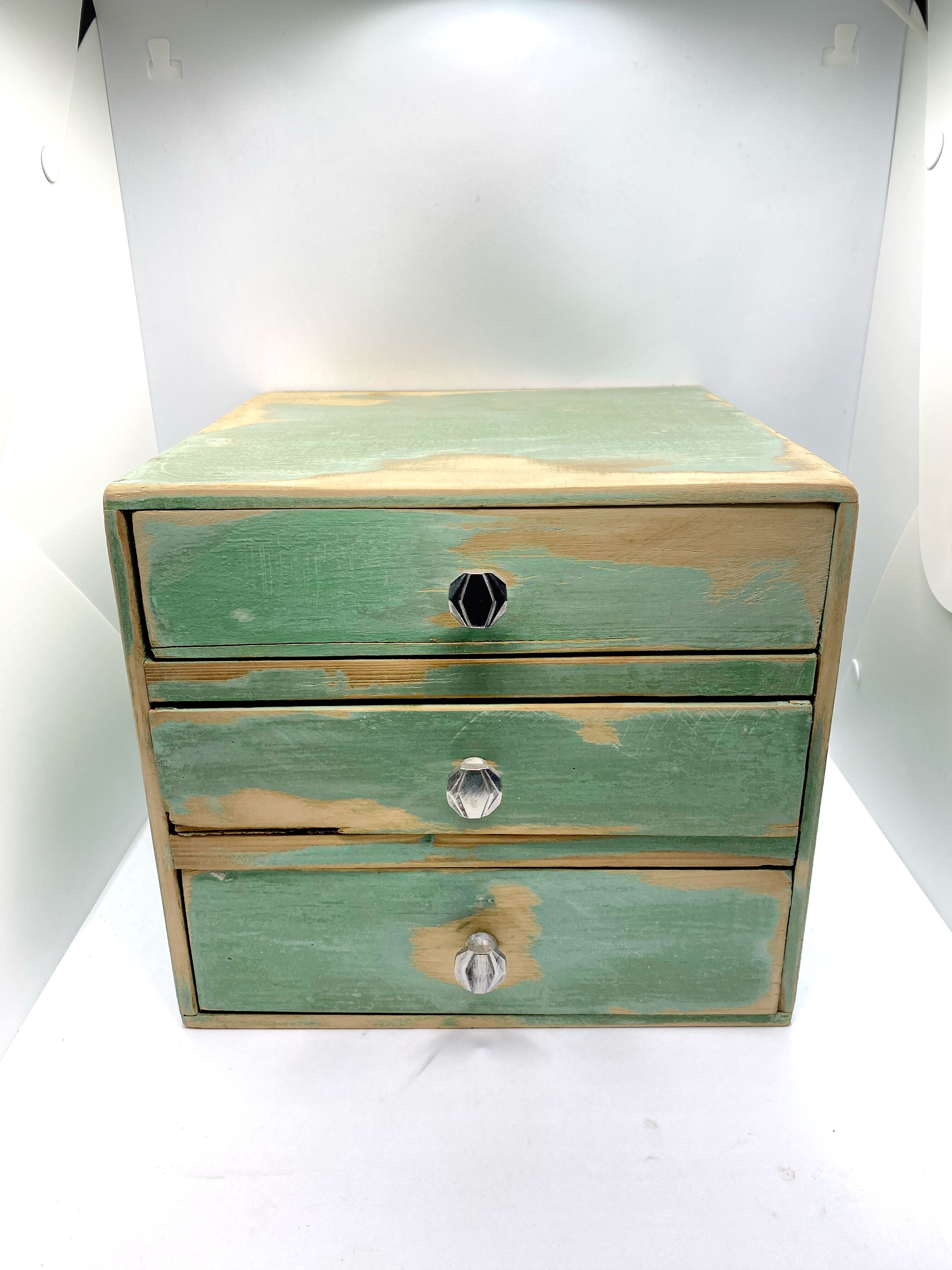 Drawer loom cabinet