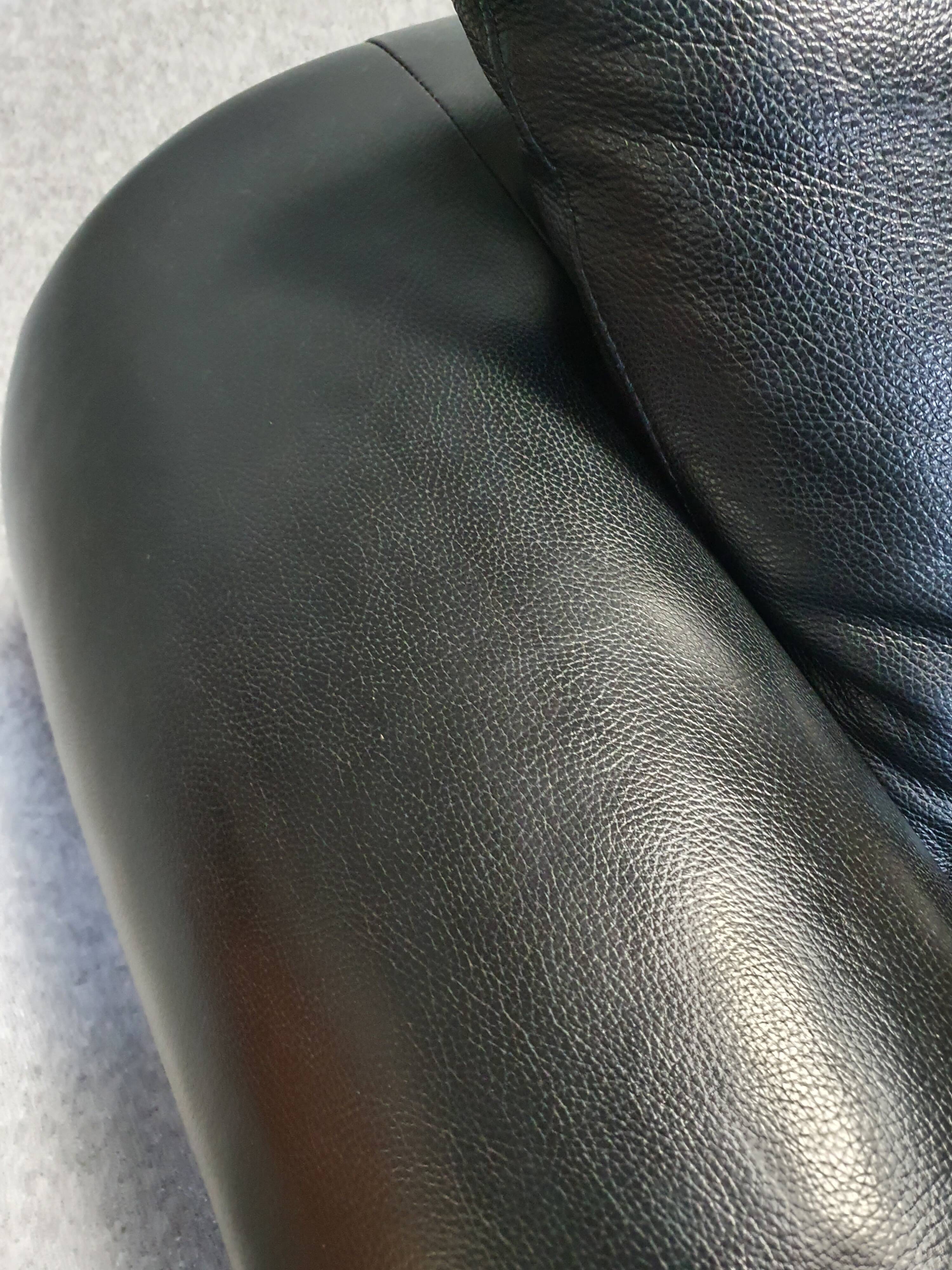 Chateau d'ax seagull lounge chair  incl. hocker