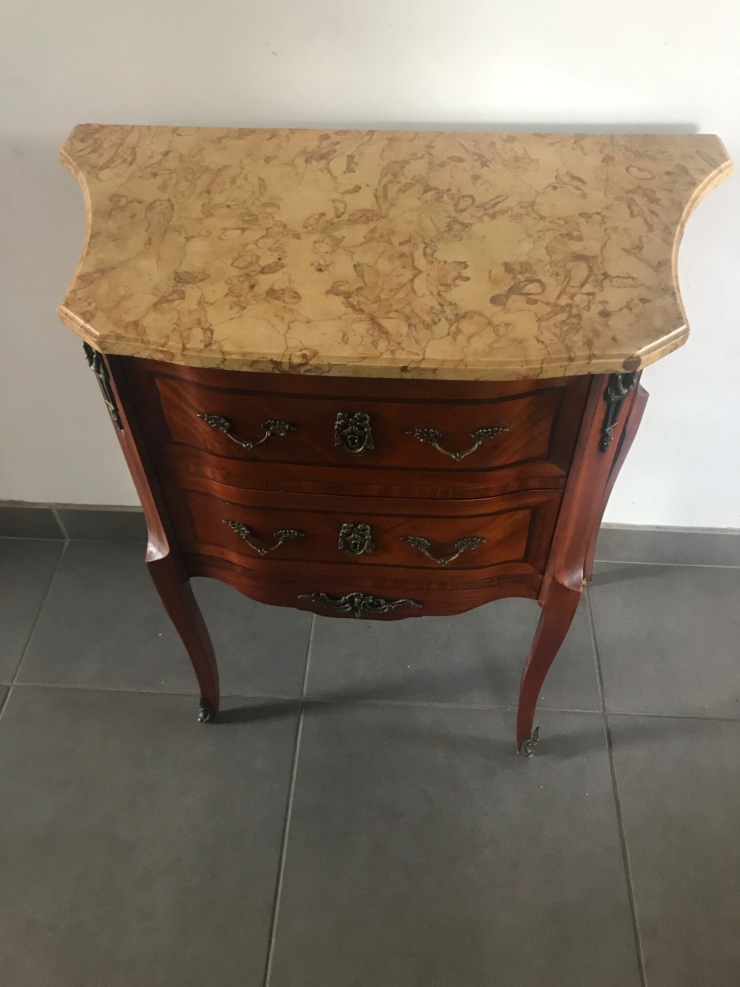 Unique small jumping chest of drawers