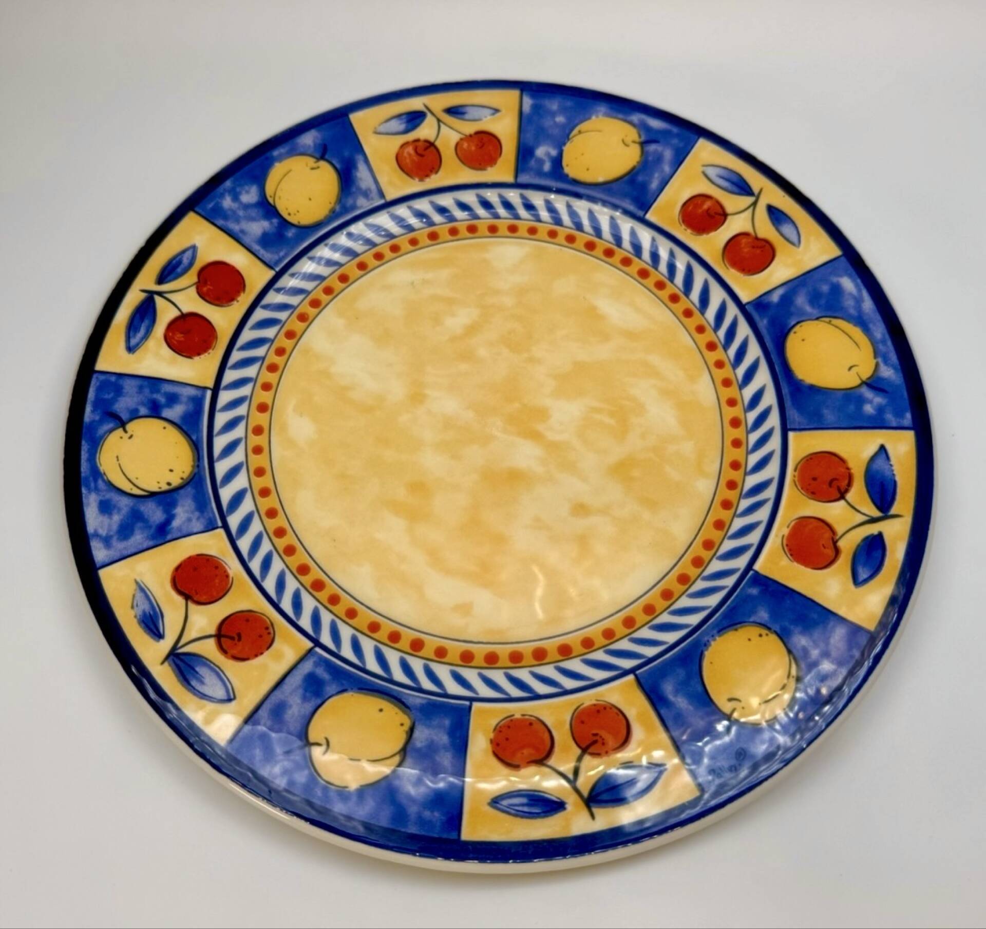 Assiette décorative Ligne Hôtesse signée Palluy – Citrons & Cerises